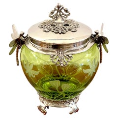 Boîte Art Nouveau WMF à motif libellule argentée et cristal vert gravé