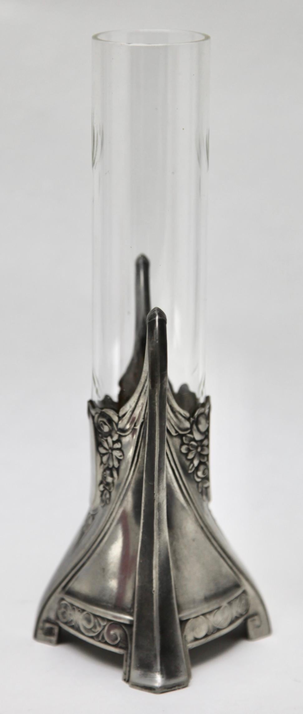 WMF Art Nouveau Sollifleur Whit Detailt Claire Engraved Glass In Good Condition For Sale In Verviers, BE