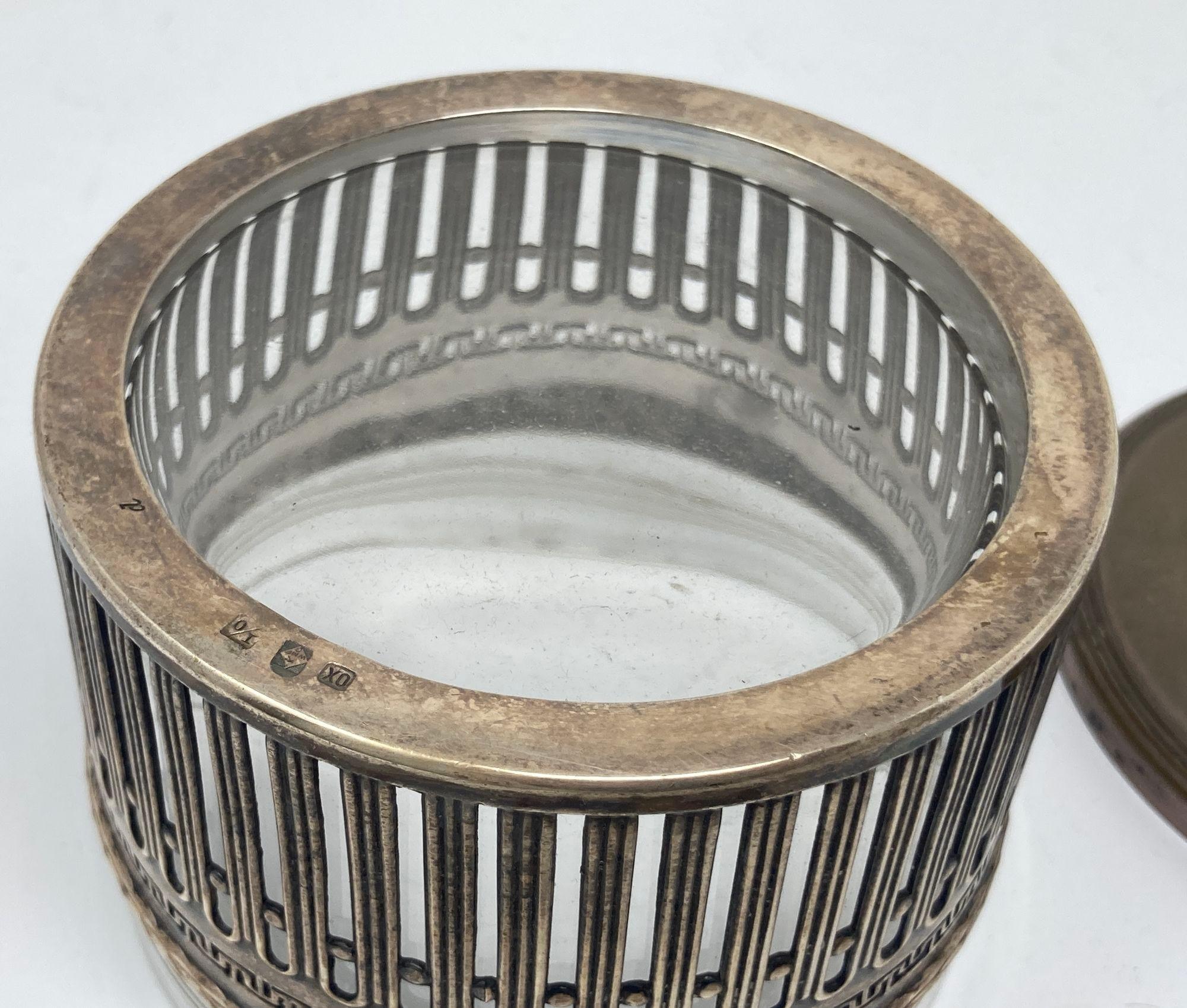 WMF Scatola rotonda tedesca Art Deco placcata in argento del 1910 in vendita 2
