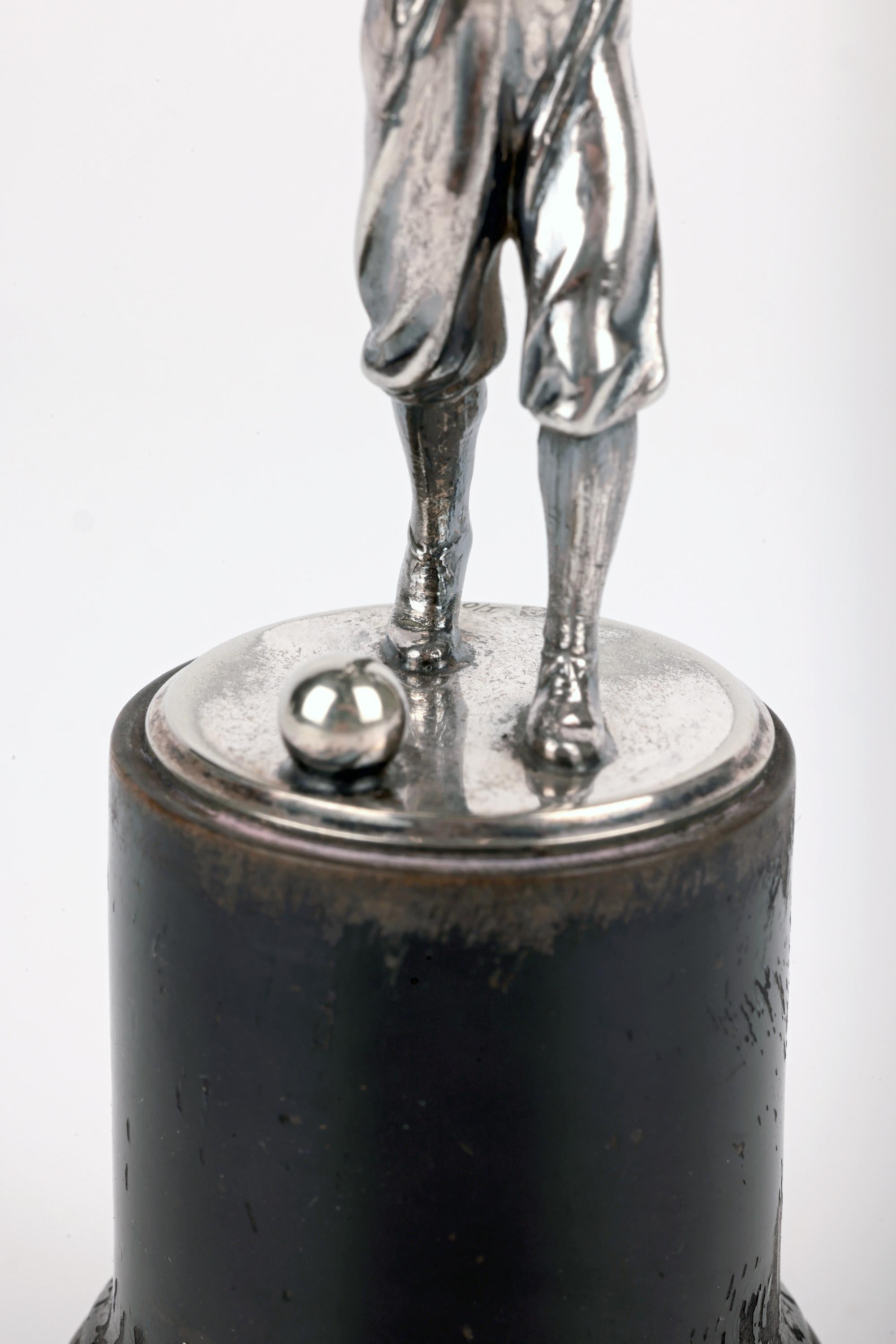 Tedesco Scultura di golfista in argento Jugendstil tedesco WMF in vendita
