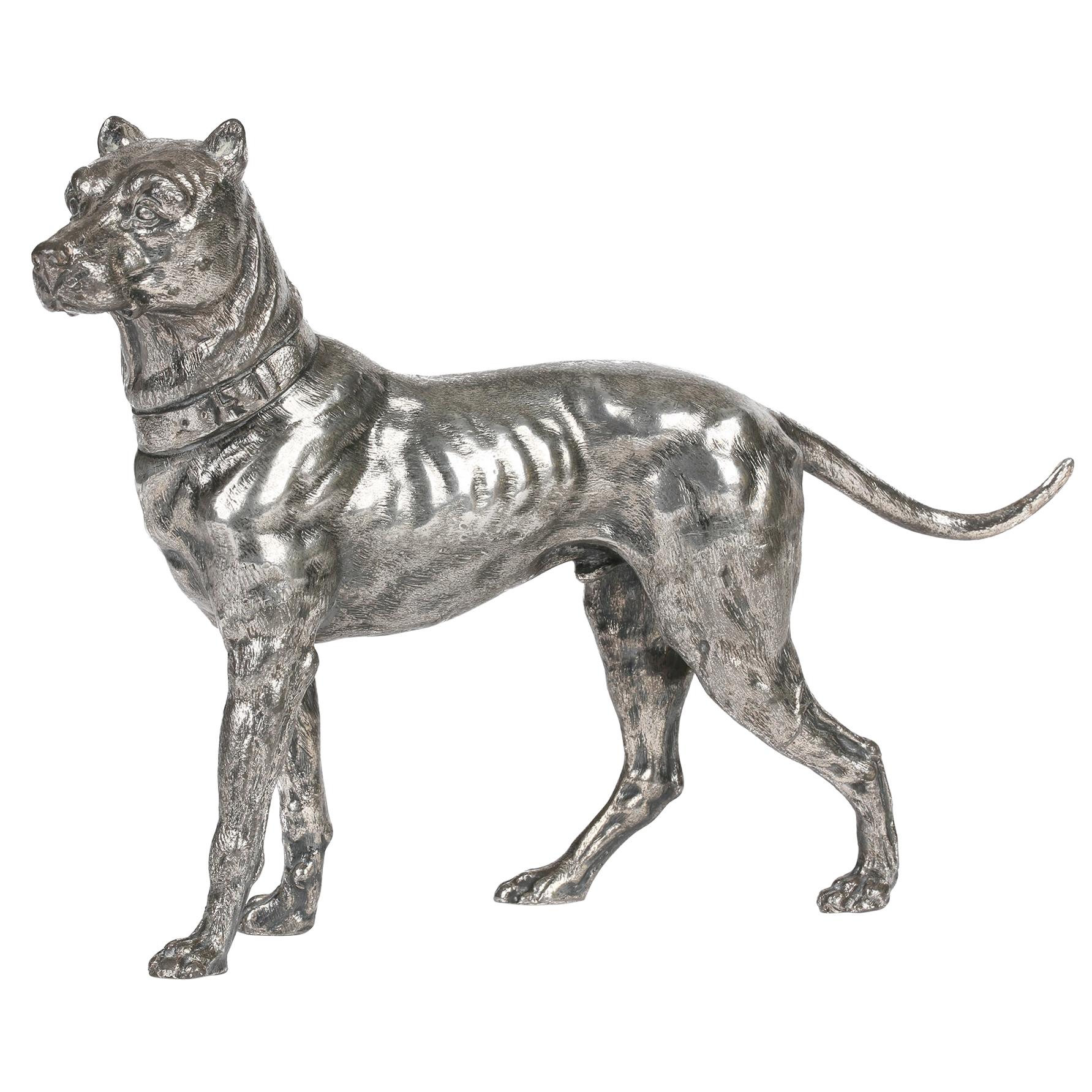 Grand chien allemand Jugendstil en métal argenté WMF de Fritz Diller