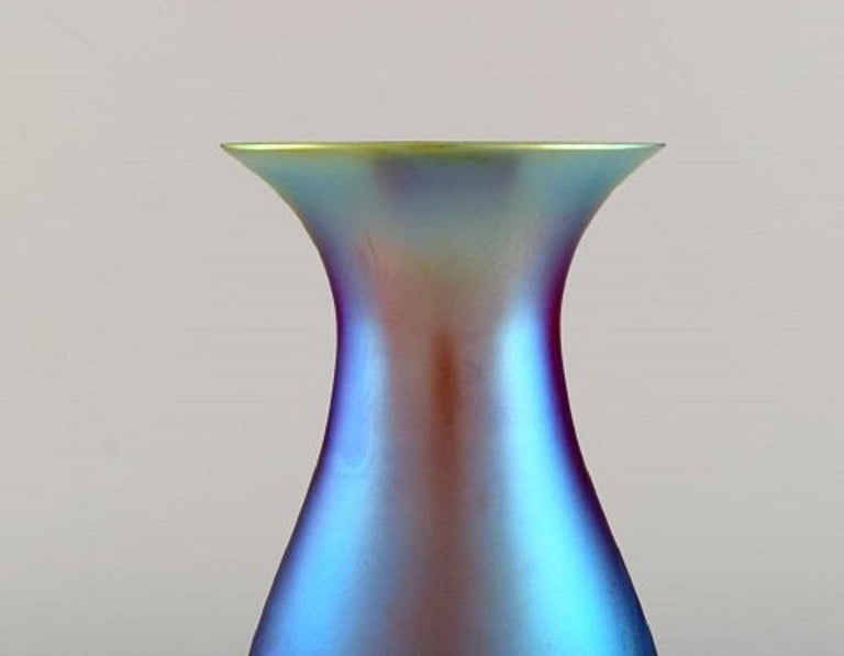Wmf, Germany, Vase in iridescent myra art glass, 1930s In Excellent Condition For Sale In Copenhagen, Denmark