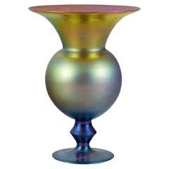 WMF, Deutschland, Vase aus schillerndem Myra-Kunstglas, 1930er-Jahre