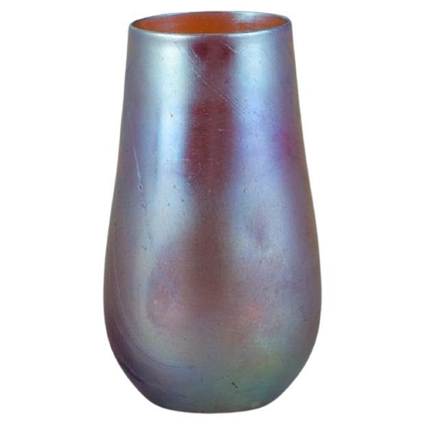 WMF, Deutschland, Vase aus schillerndem Myra-Kunstglas, 1930er-Jahre