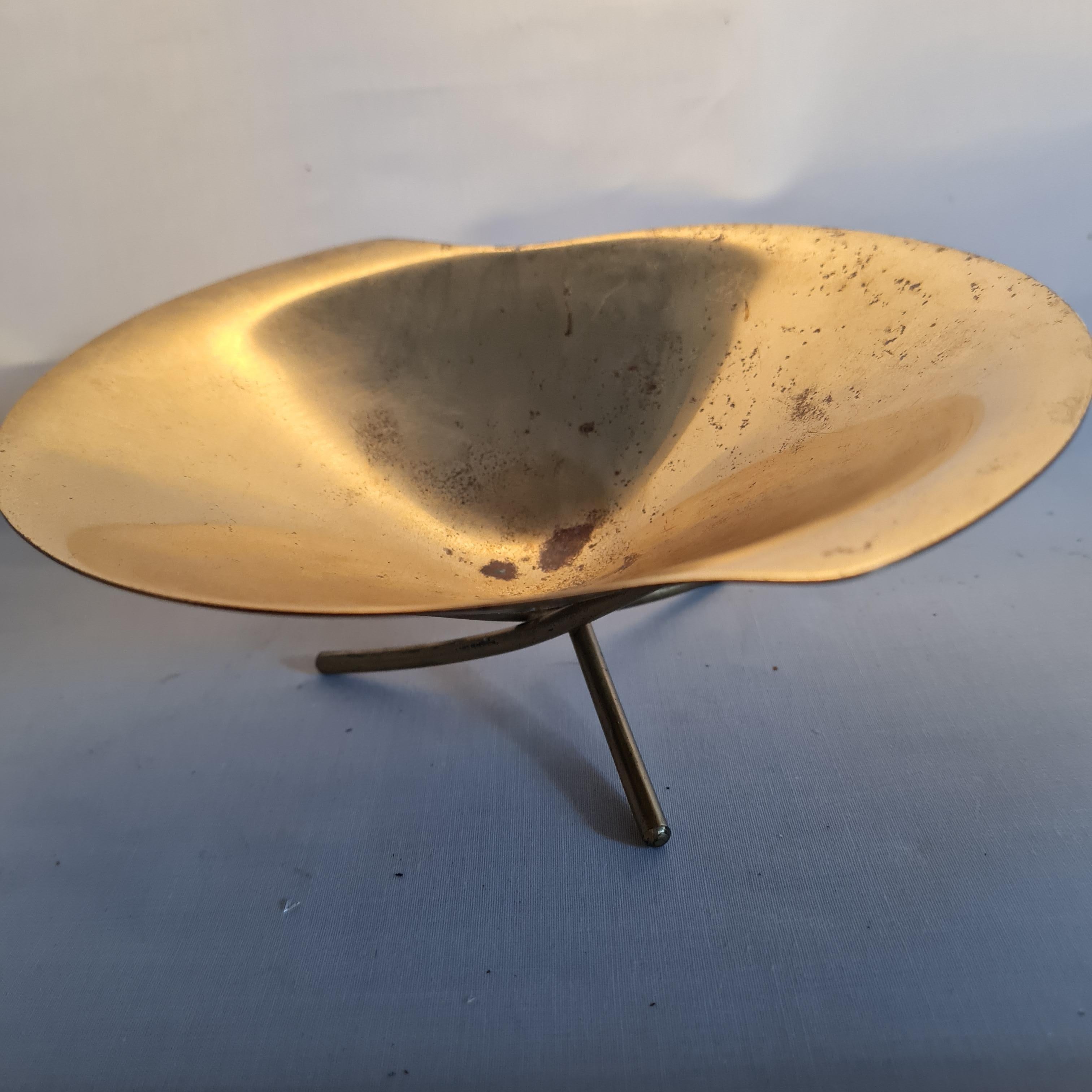 20th Century Wmf Gunter Kupetz Brass Tripod Bowl, Germany 40ies For Sale
