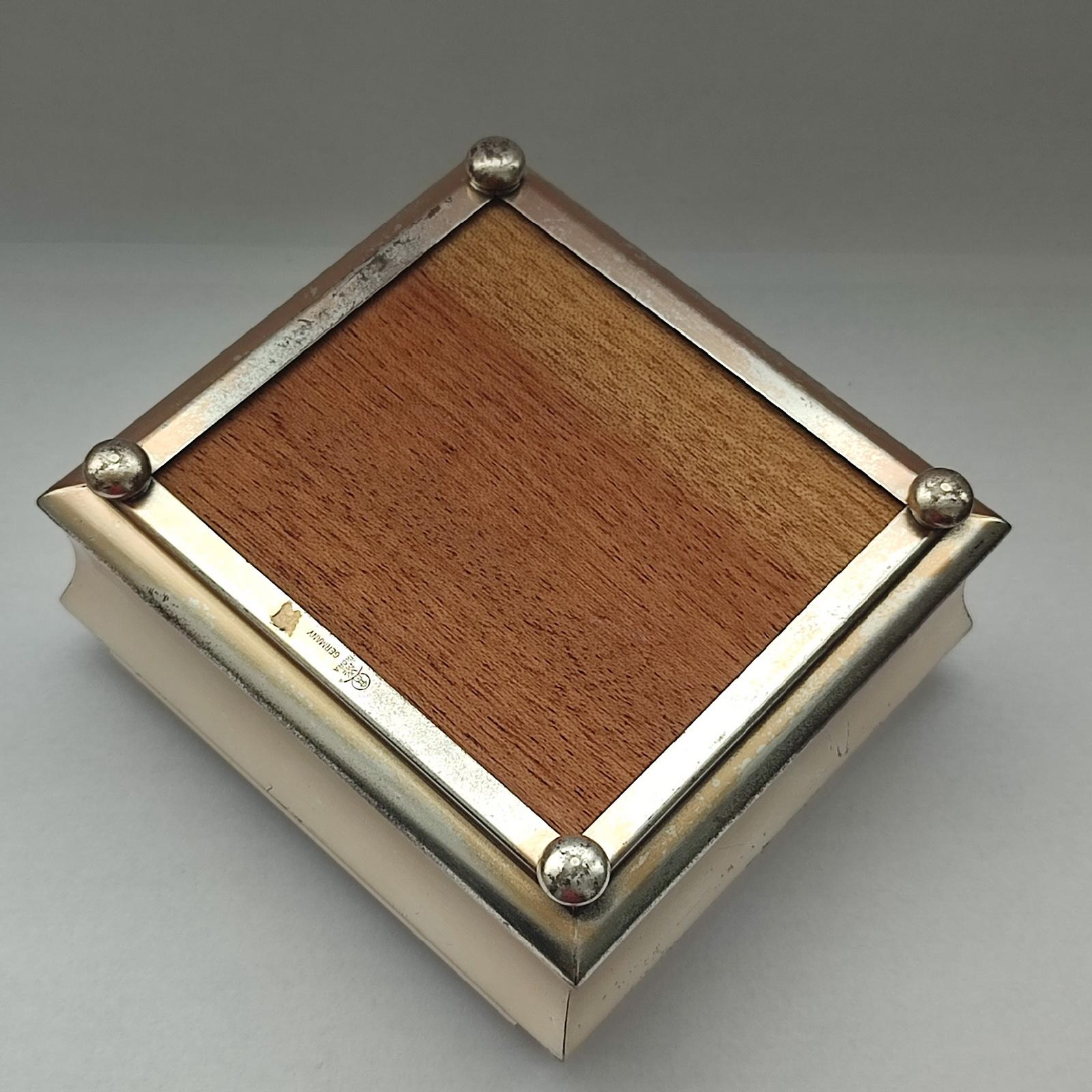 WMF Ikora Art Deco Silver Plate and Black Enamel Cigarettes Box with Lid For Sale 4