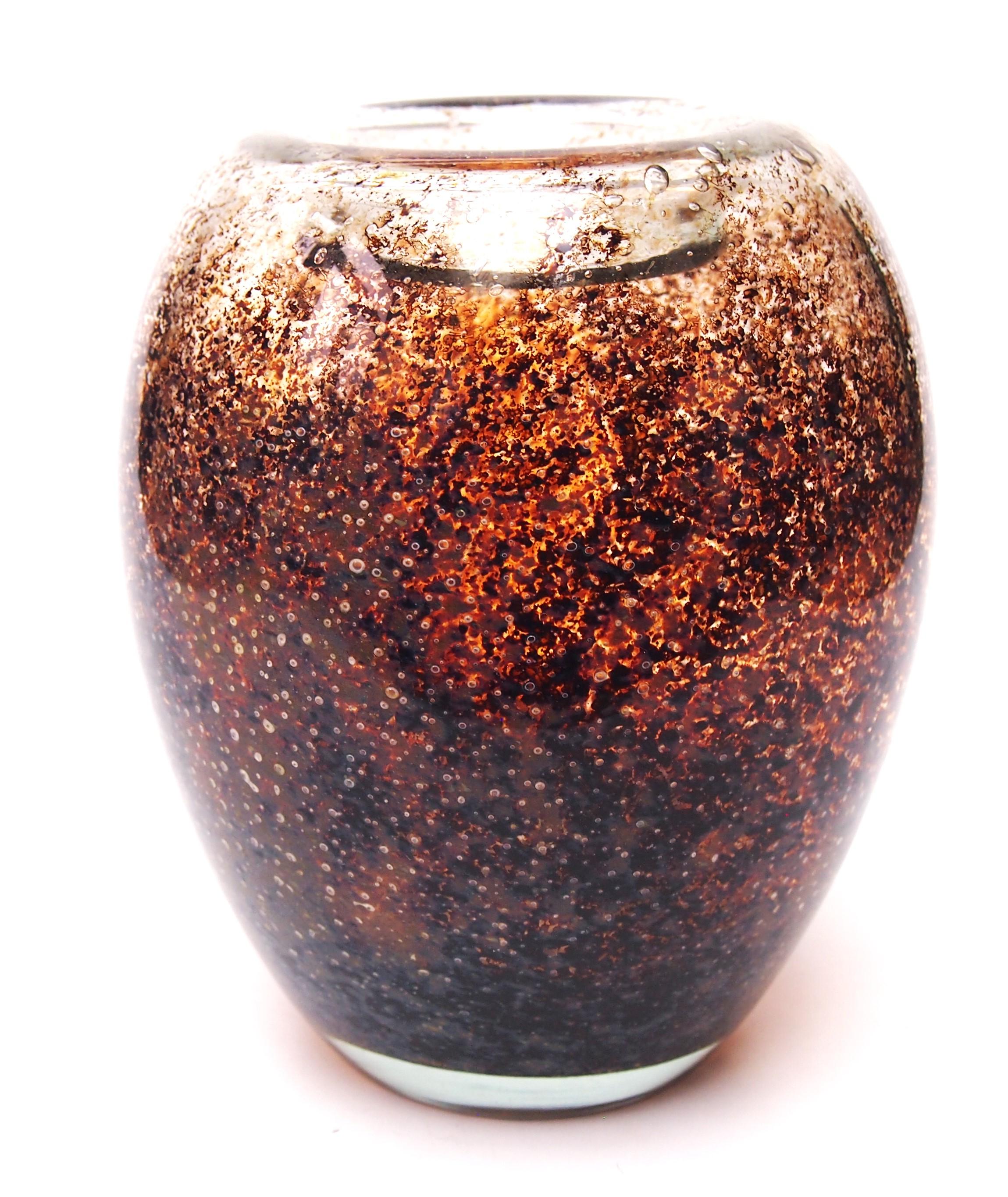 Vaso in vetro a forma di uovo WMF Ikora - con parte superiore tornita. Questo modello era chiamato 