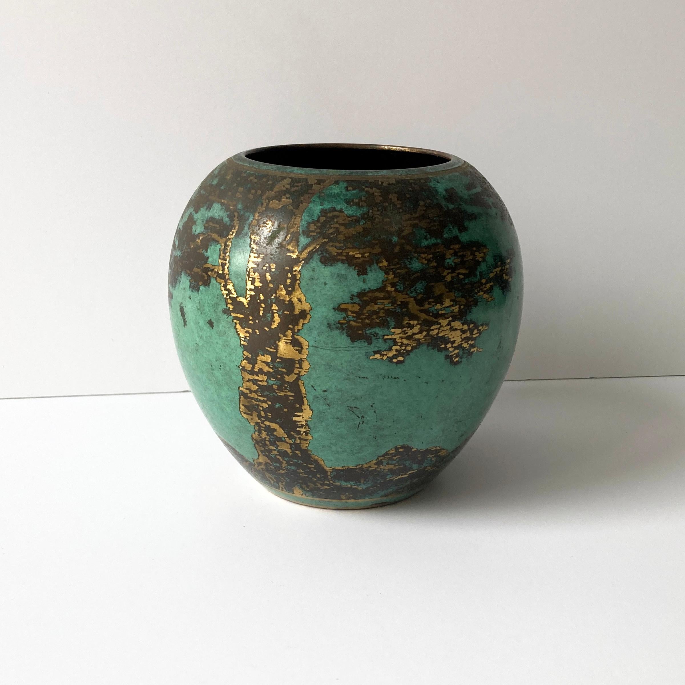 Tedesco WMF Ikora Green Patinated Art Deco Vaso rotondo in metallo con alberi, anni '30 in vendita