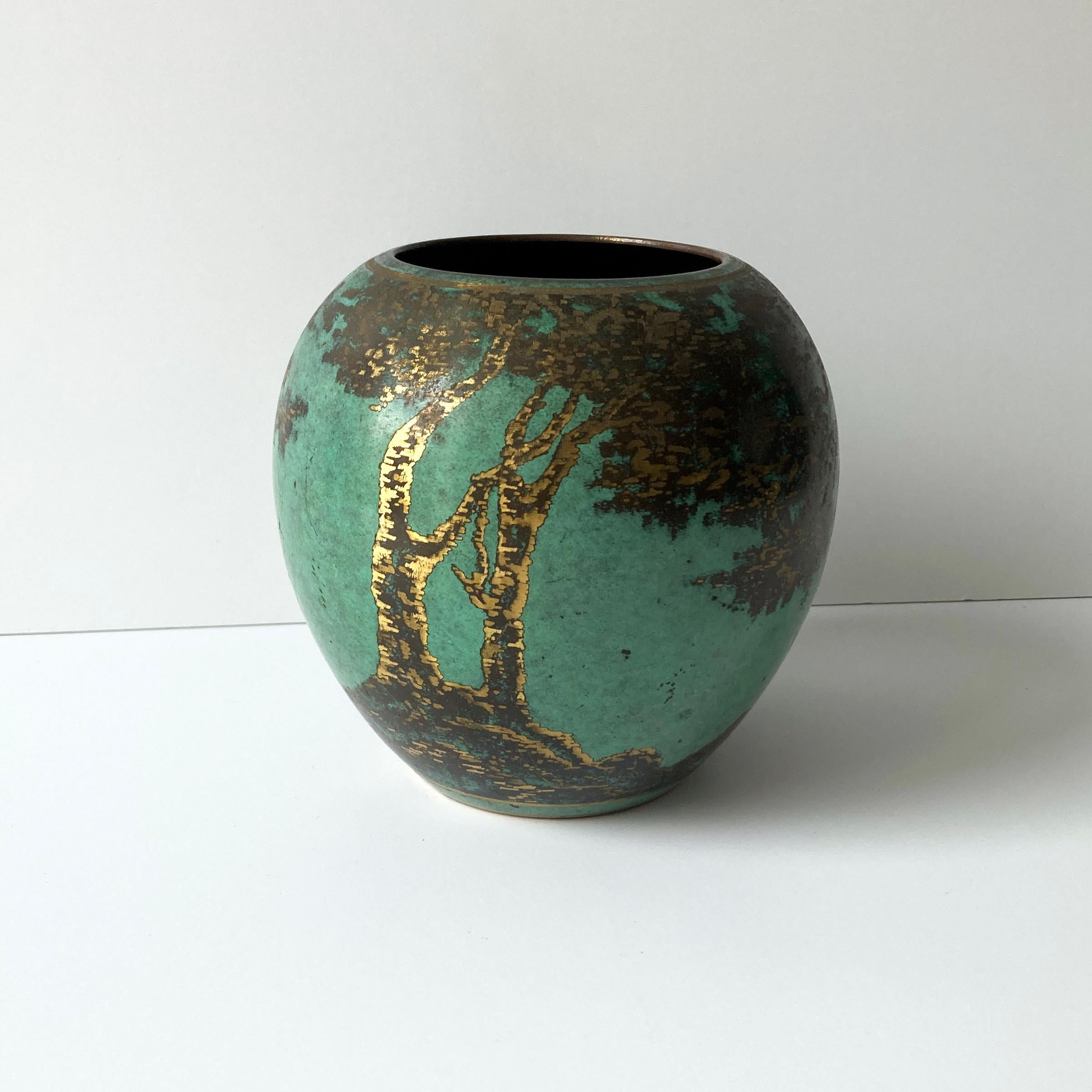 Patinato WMF Ikora Green Patinated Art Deco Vaso rotondo in metallo con alberi, anni '30 in vendita