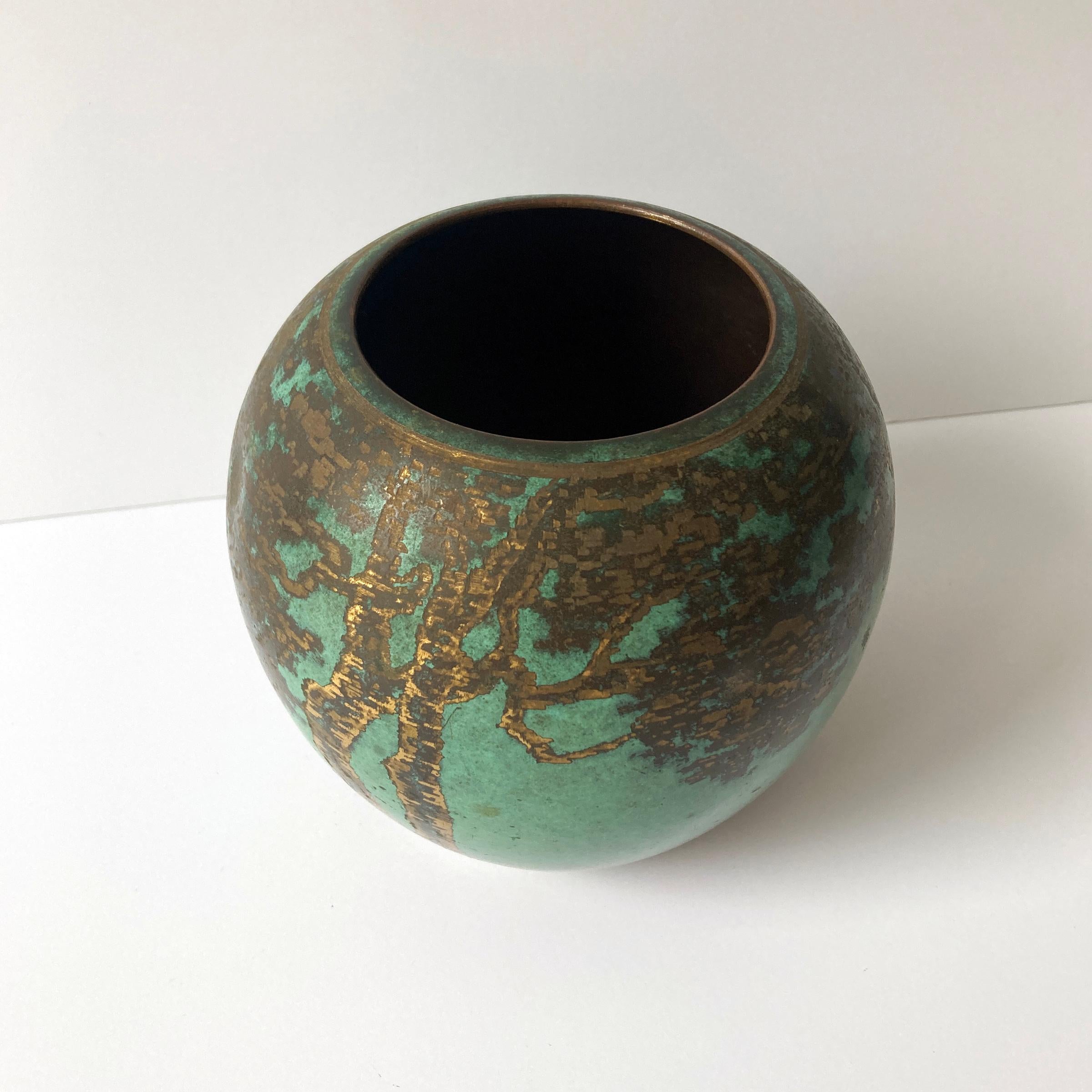 WMF Ikora Green Patinated Art Deco Vaso rotondo in metallo con alberi, anni '30 In condizioni buone in vendita a New York, NY