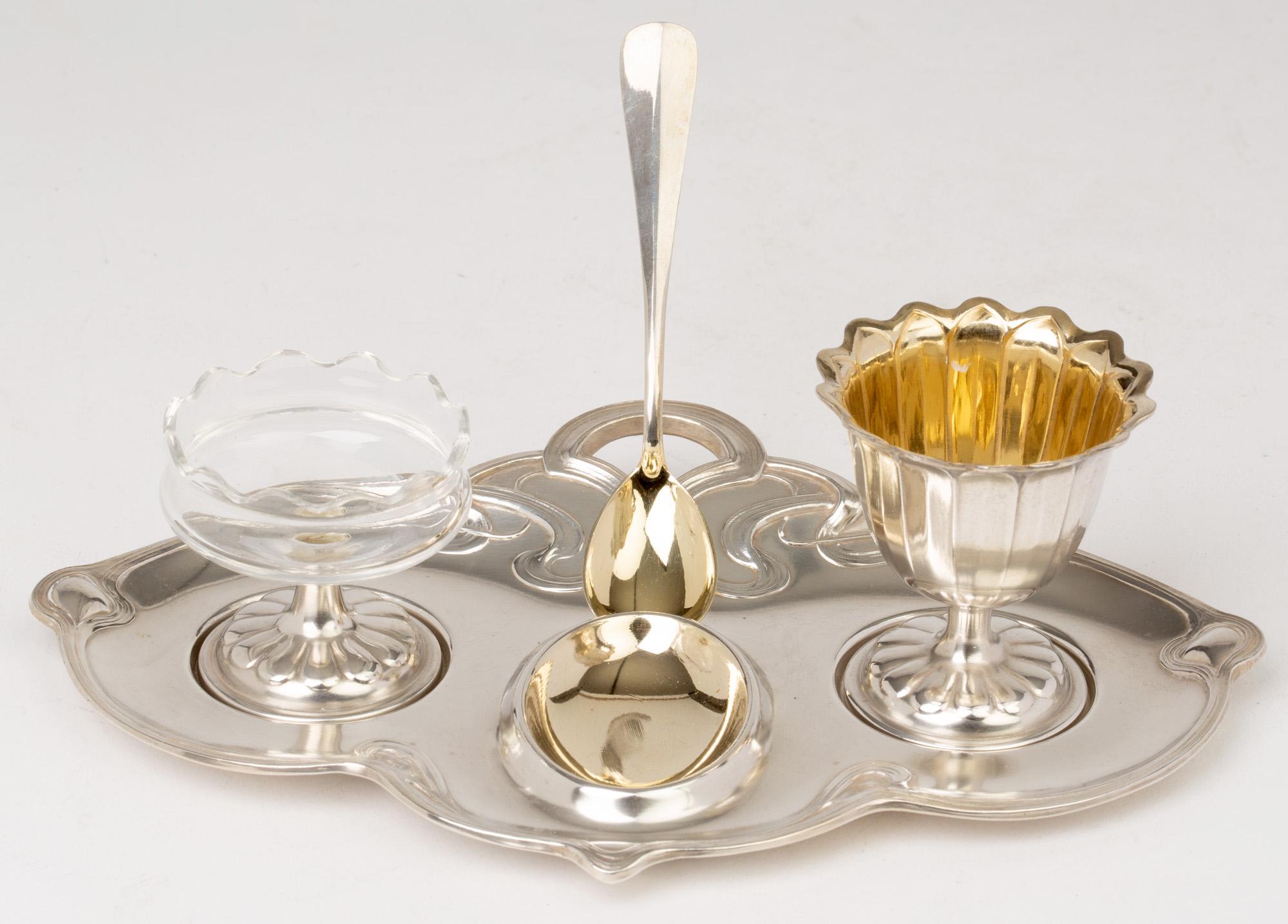 WMF Bandeja para servir huevos y sal chapados en plata Jugendstil En relieve en venta