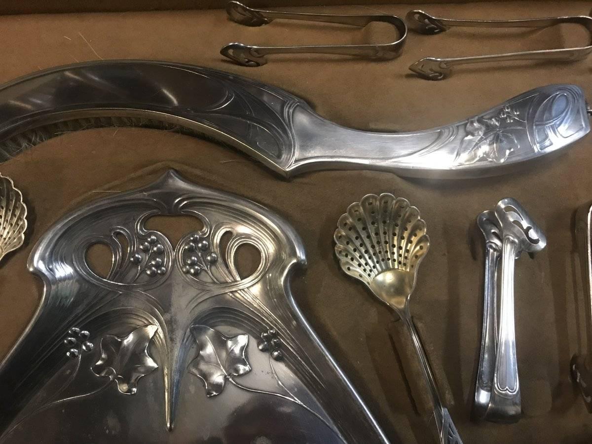 WMF Rare service de couverts Art Nouveau en métal argenté pour 24 personnes en vente 1