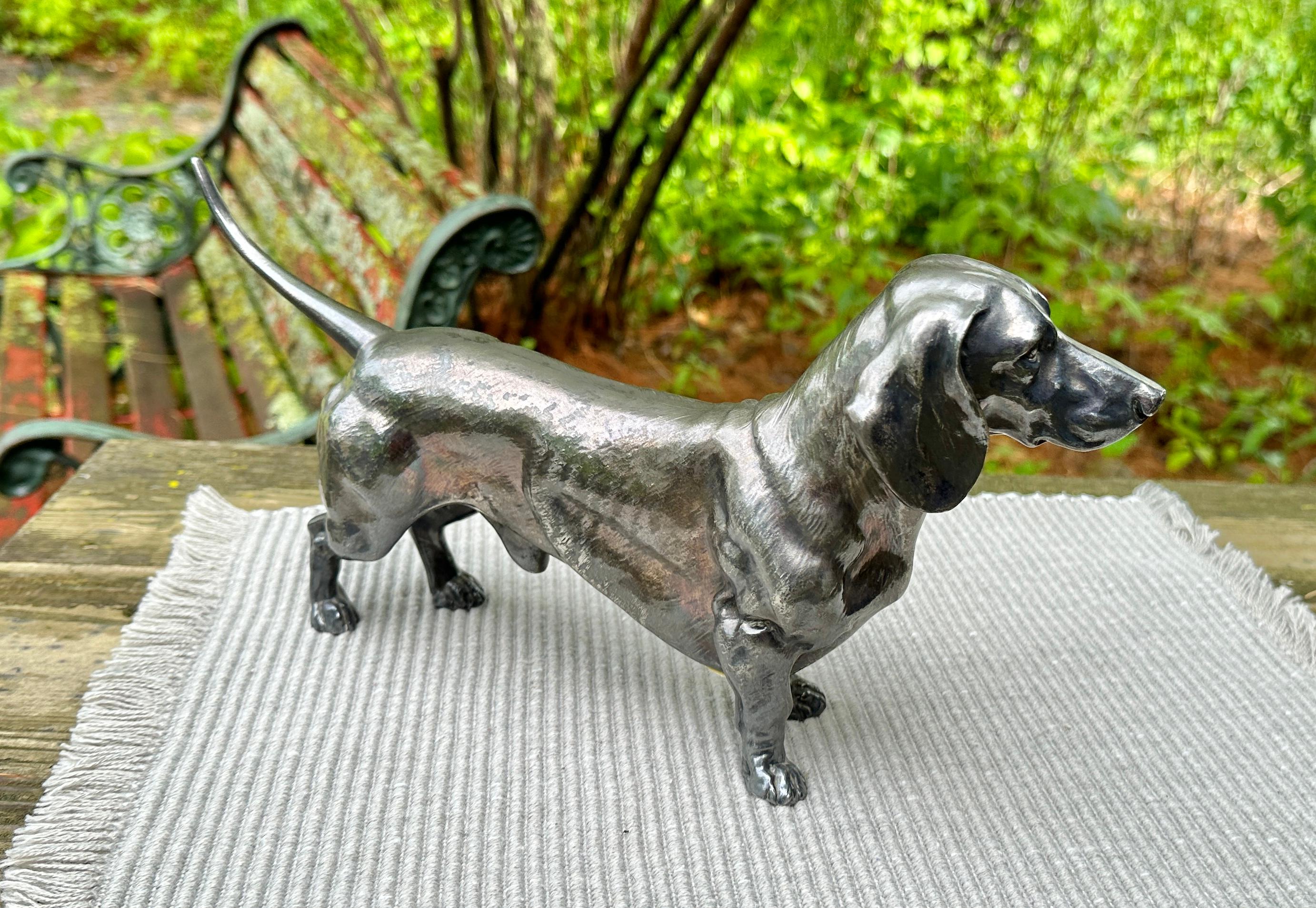 WMF Silverplate Dachshund Dog Figure Monumental 14 Inch Rare Circa 1880 en Excelente estado para la venta en New York, NY