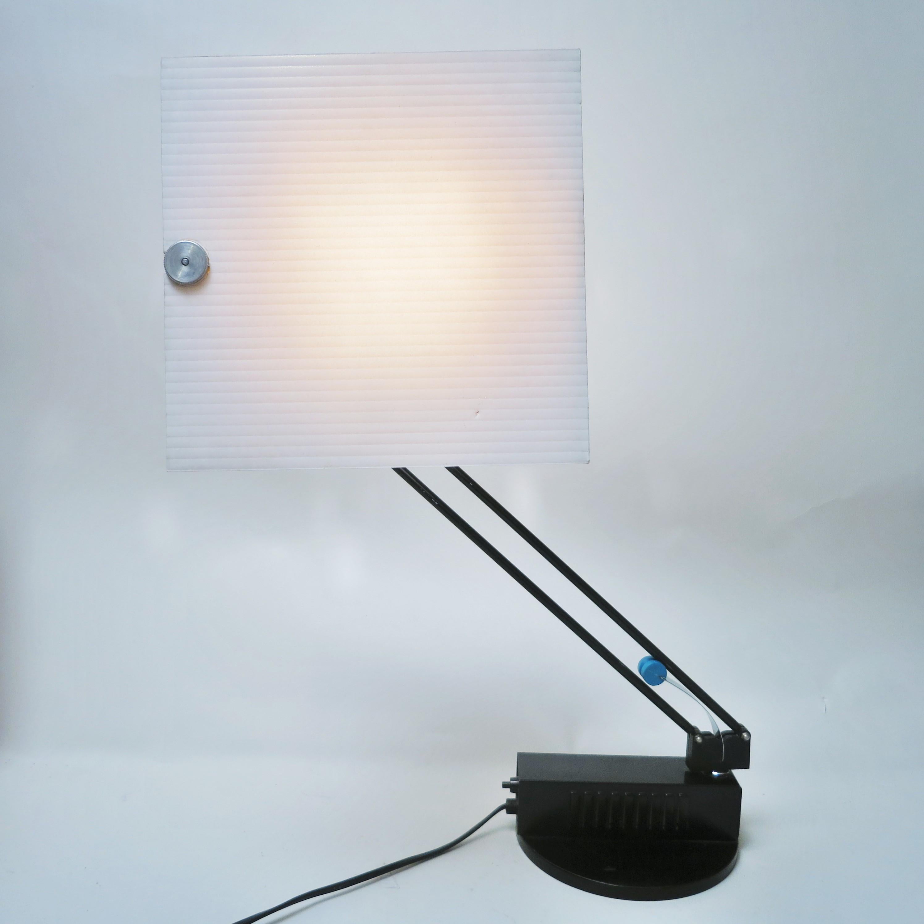 Orientable and swivel lamp W.O. designed by French Designer Sacha Ketoff and produced by Aluminor in 1985.
The lamp is a tribute to Wilbur et Orville Wright brothers, airplanes pionneers. Because the structure remains the structure of the first