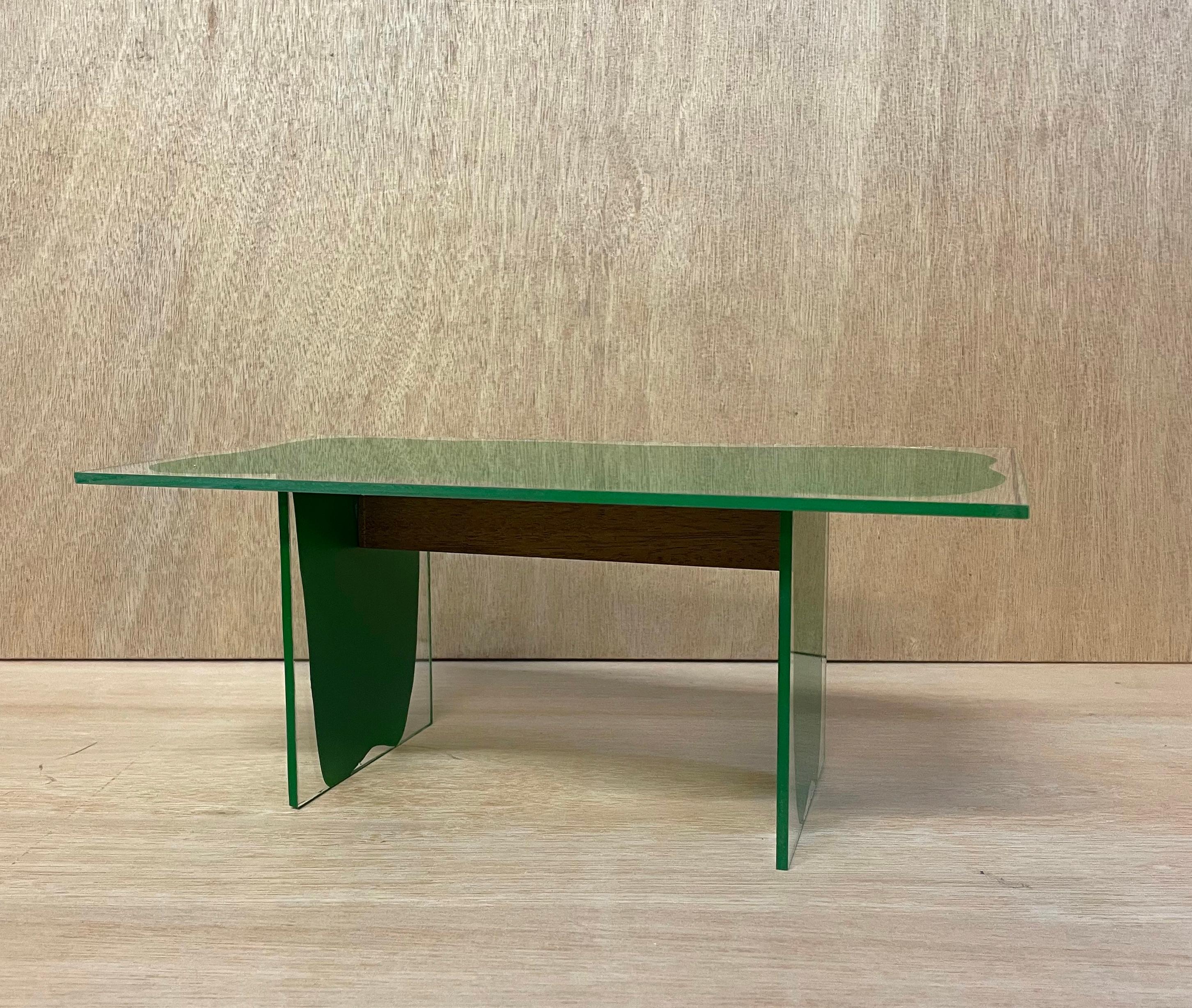 XXI secolo e contemporaneo Tavolo da pranzo Wobble in legno duro Utile e vetro trasparente temperato da 12 mm di Kim Do. in vendita