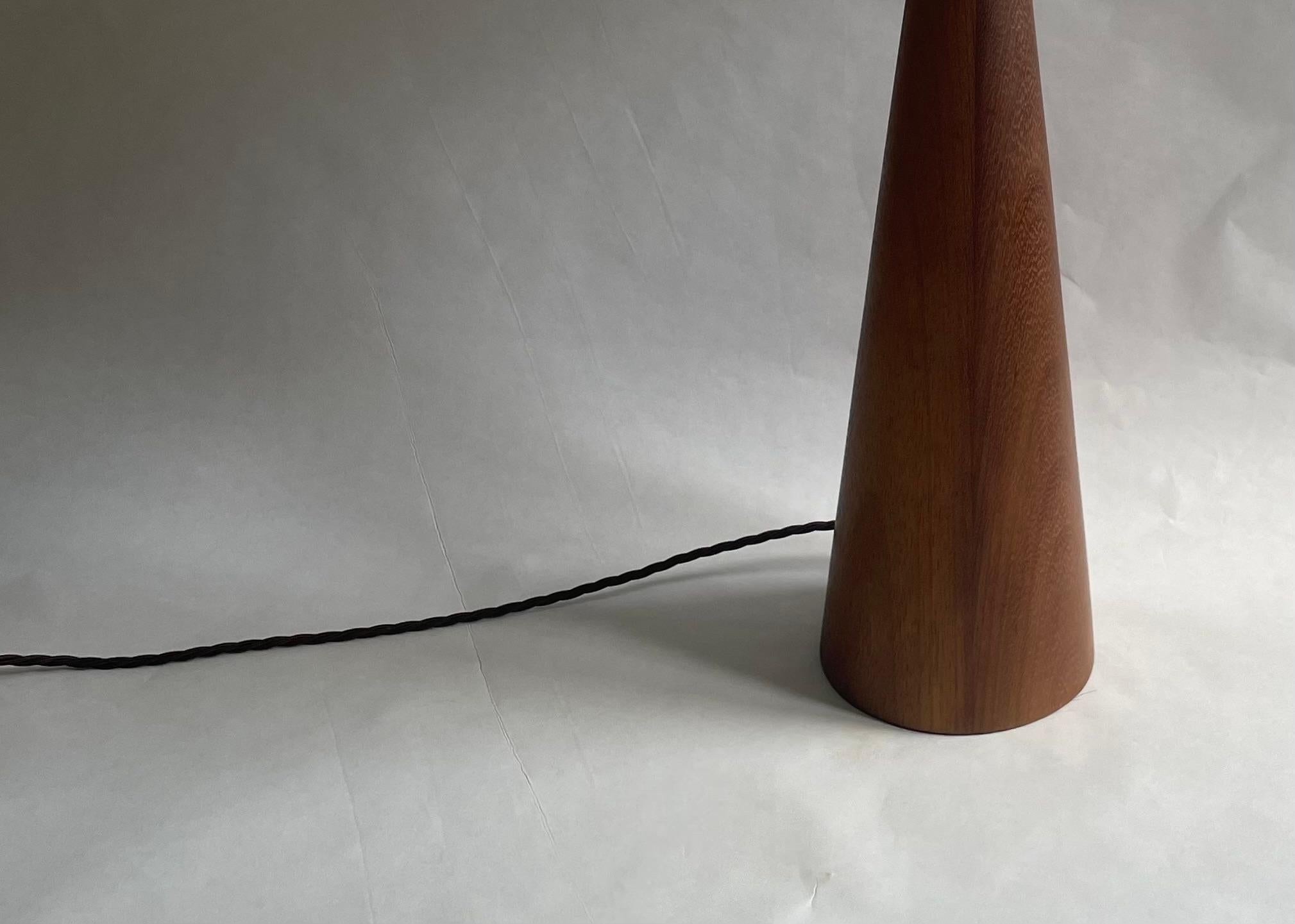Lampe de table Wobble, ébénisée en vente 5