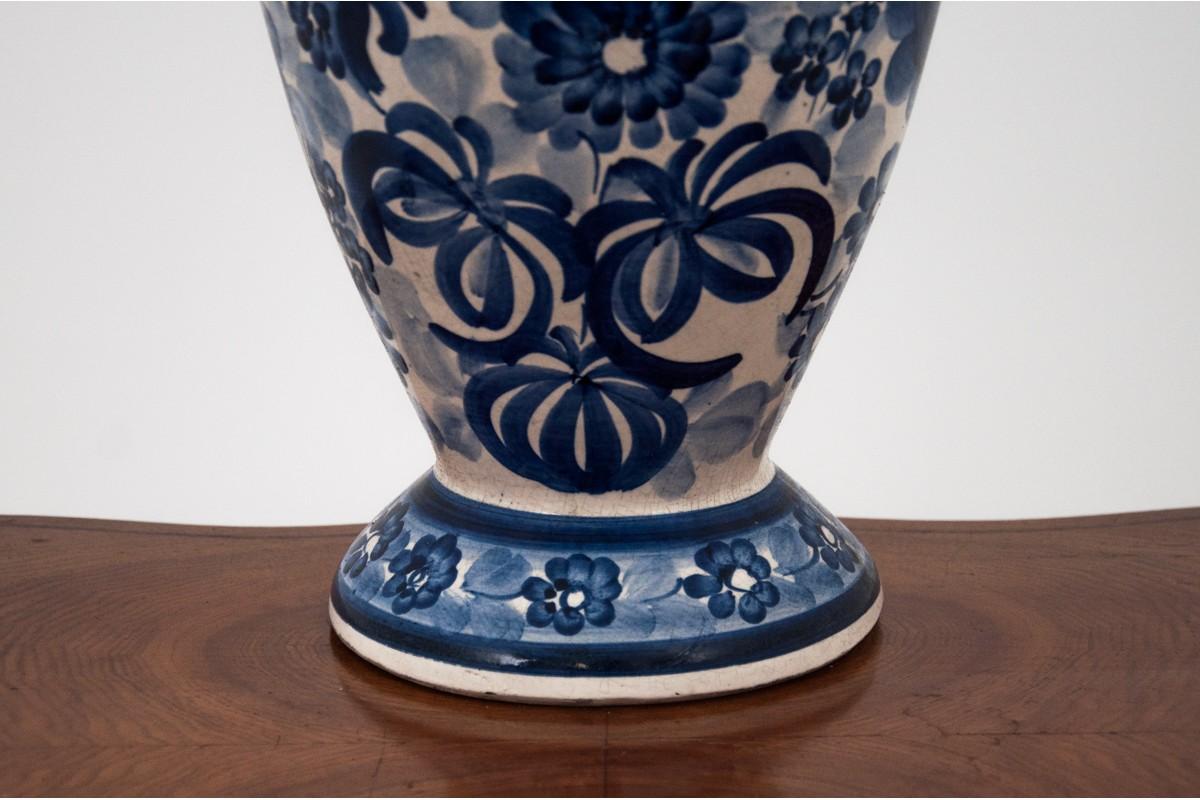 Hand-painted vase from Wloclawek.

Dimensions: height 45 cm, width 29 cm, depth 19 cm.