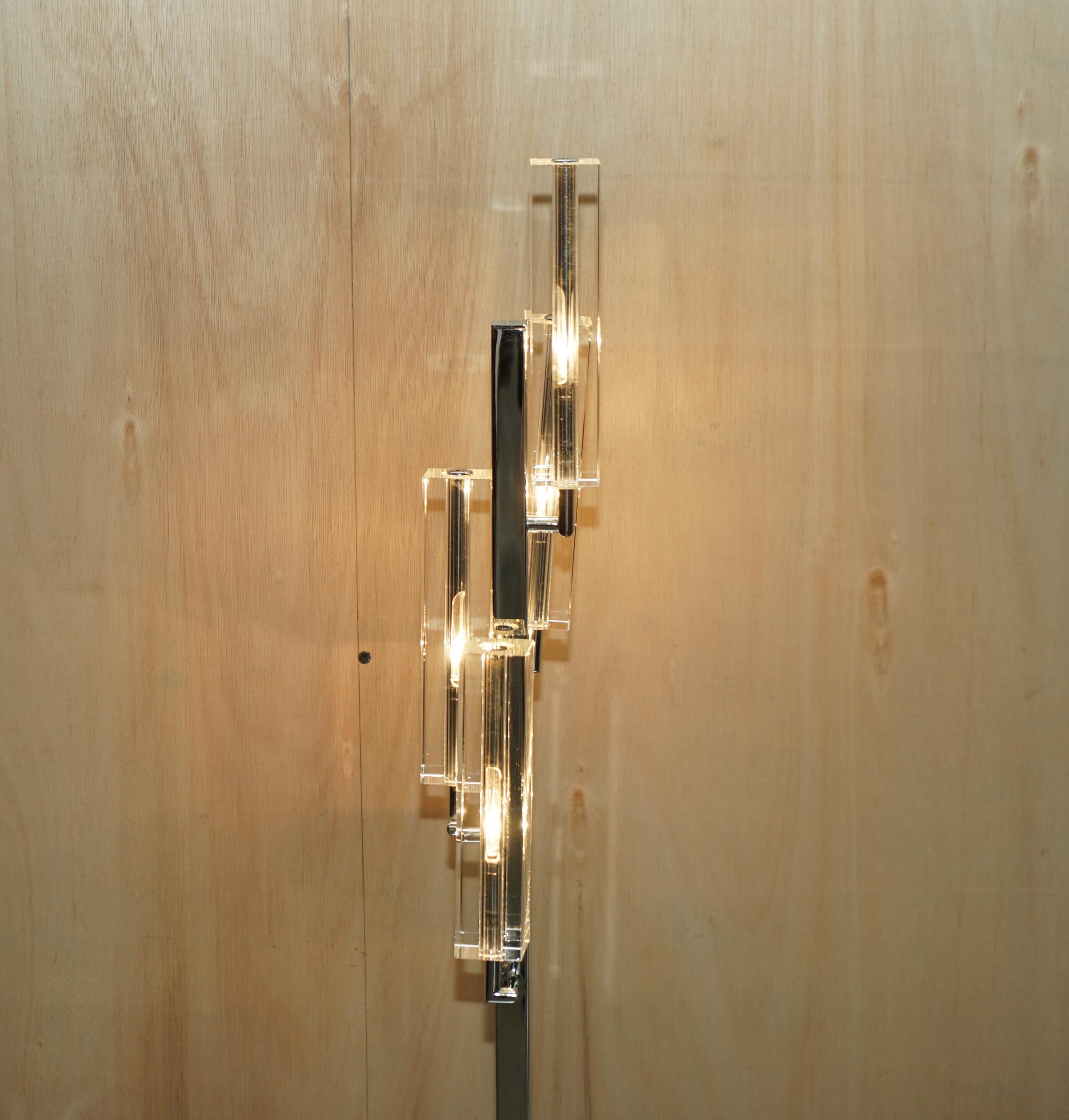 Wofi Leuchten Chrome Floor Standing Lamp with Lovely Light Covers For Sale 6