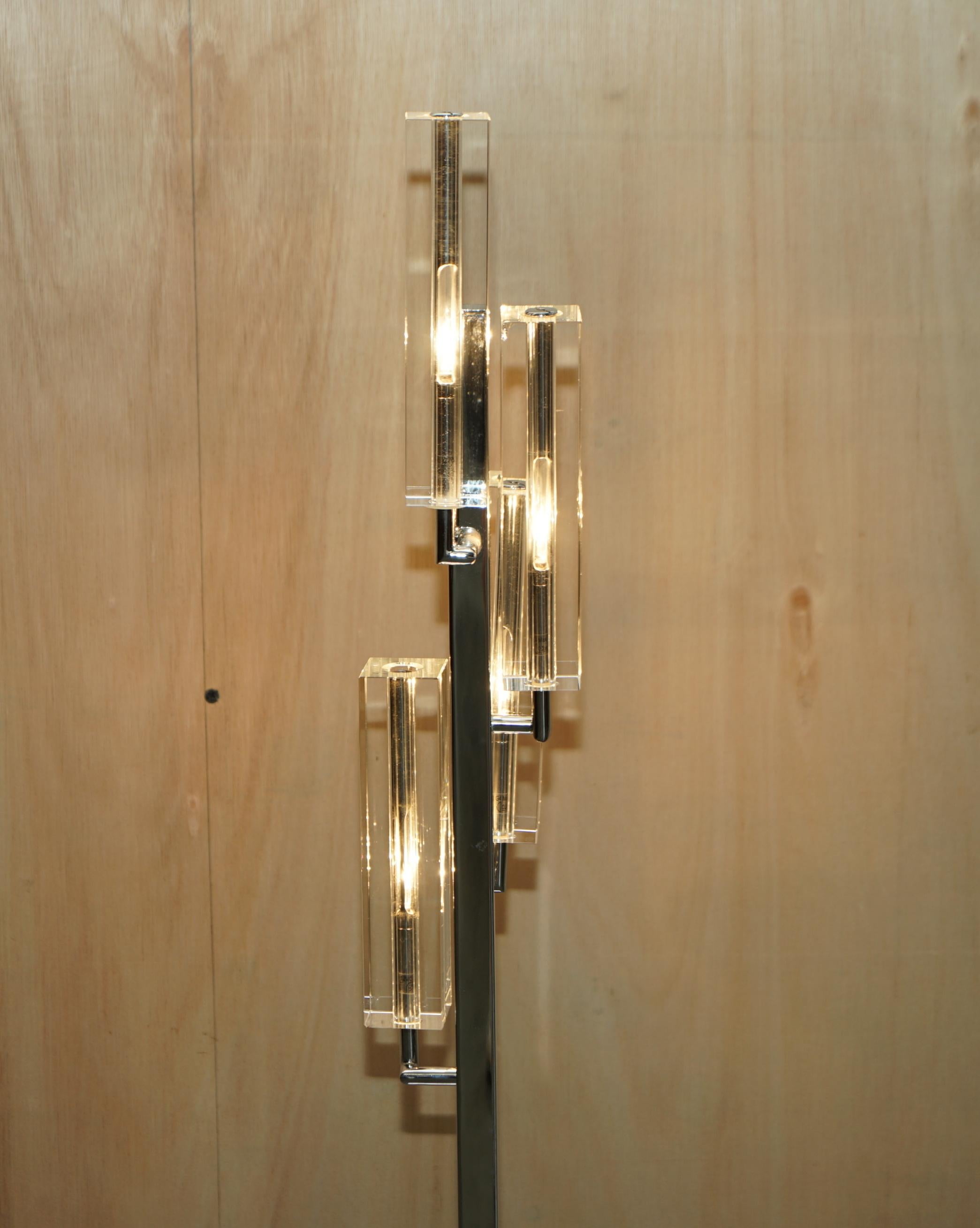 Wofi Leuchten Chrome Floor Standing Lamp with Lovely Light Covers For Sale 10