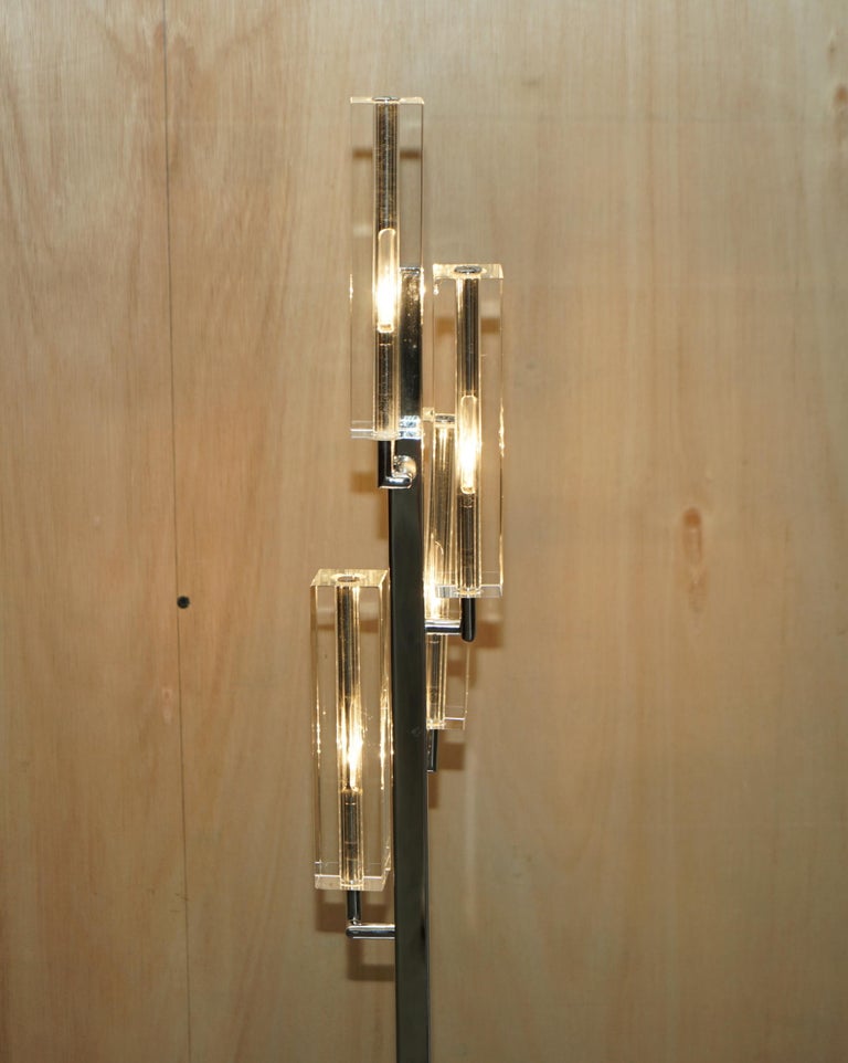 Wofi Leuchten Chrome Floor Standing Lamp with Lovely Light Covers For Sale 11