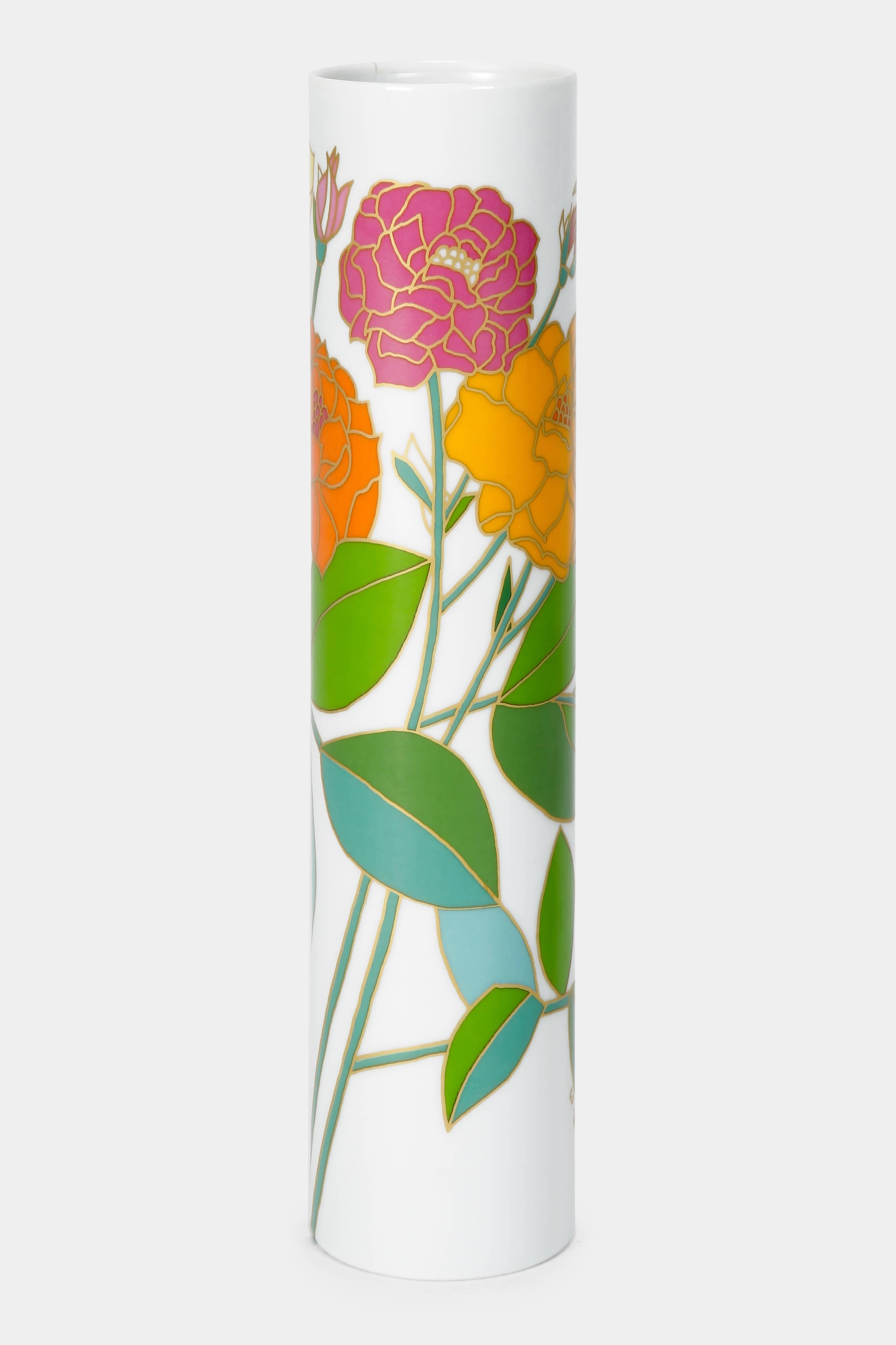 Wolf Bauer vase manufactured by Rosenthal Studio-Line in the 1970s. Beautiful floral pattern, stamp at the bottom.