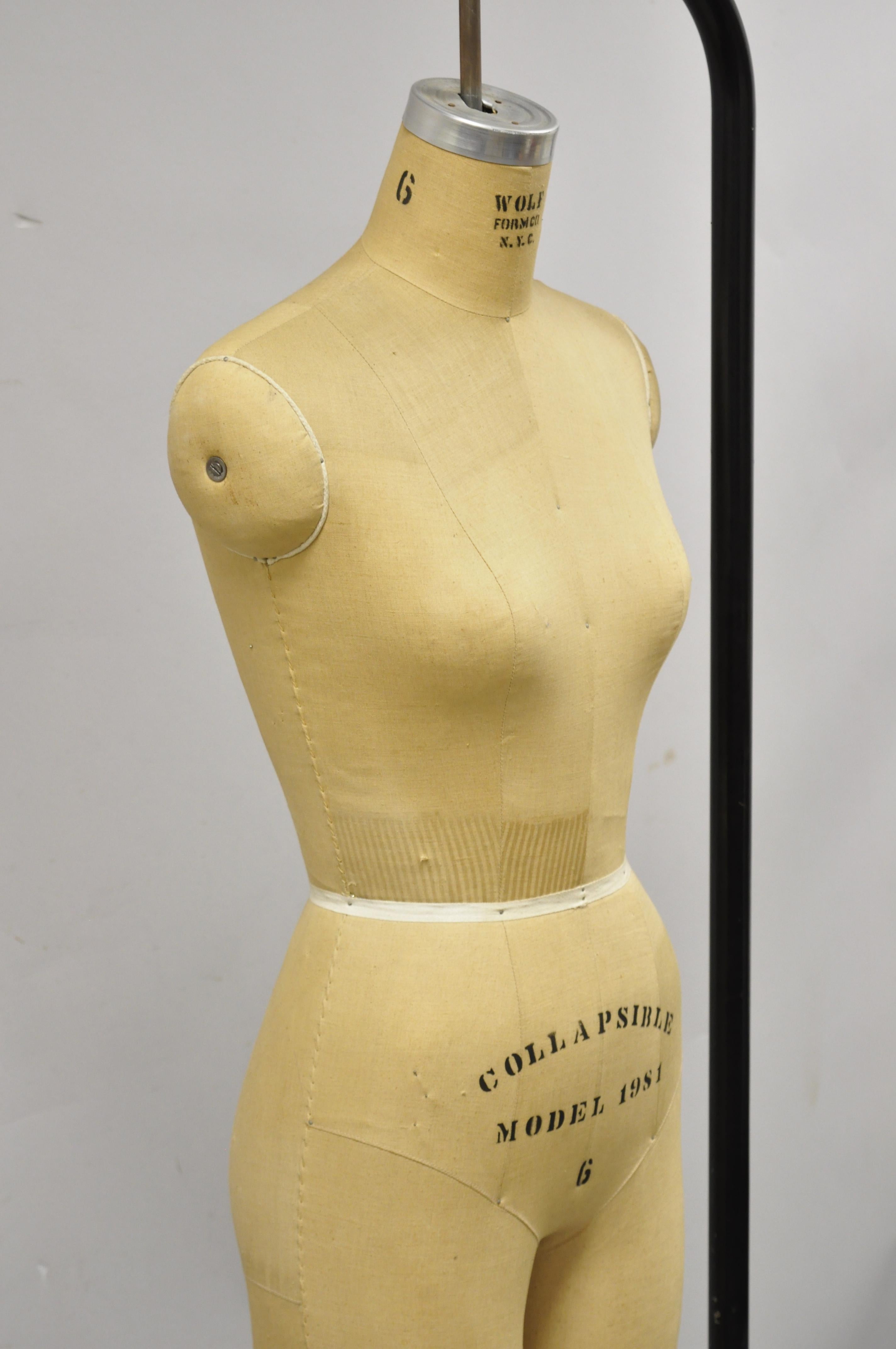 Wolf Model Form Collapsible Dress Form Mannequin on Rolling Stand Base In Good Condition In Philadelphia, PA