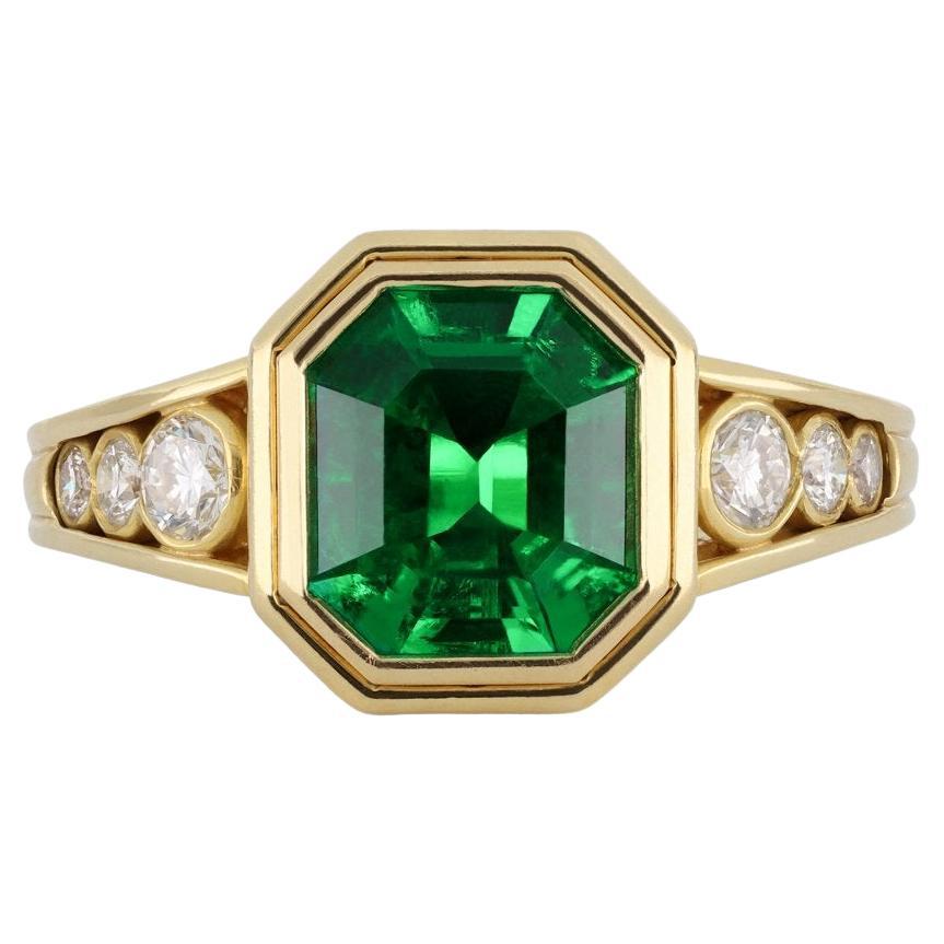 Wolfers Frères 2.5 Carat Colombian Emerald and Diamond Ring, circa 1970 For Sale