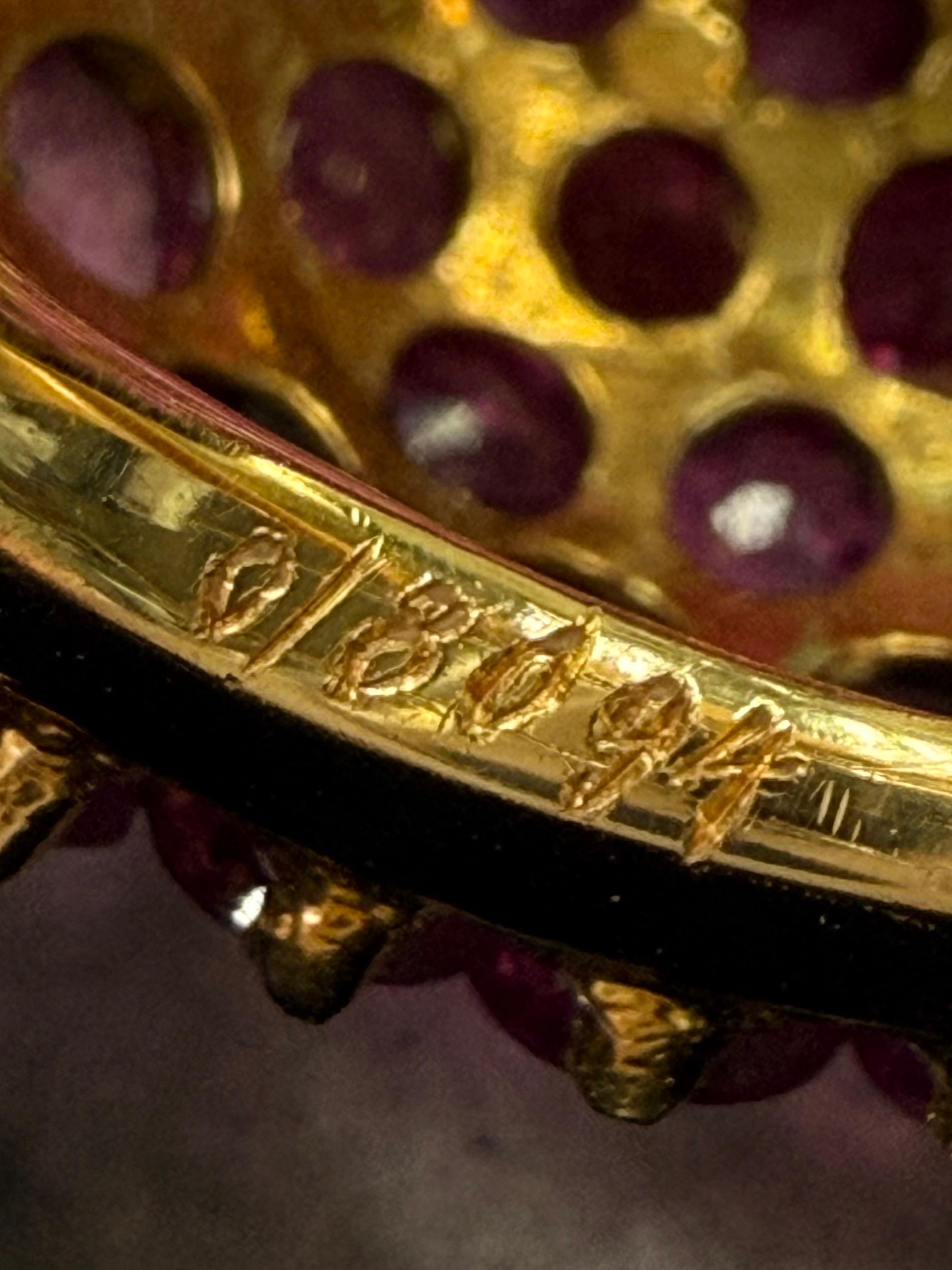 Anello Wolfers Vintage con rubini, zaffiri rosa e cupola in oro giallo. Sostanziale! in vendita 1