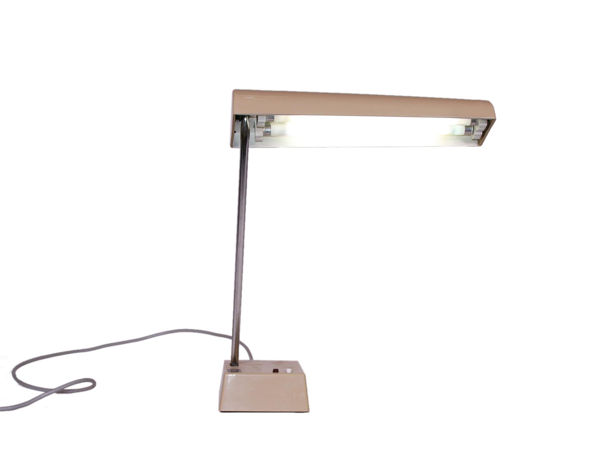 Mid-Century Modern Wolfgang Tuempel Desk Lamp 'Odette' by Waldmann, New Bauhaus, 1960s For Sale