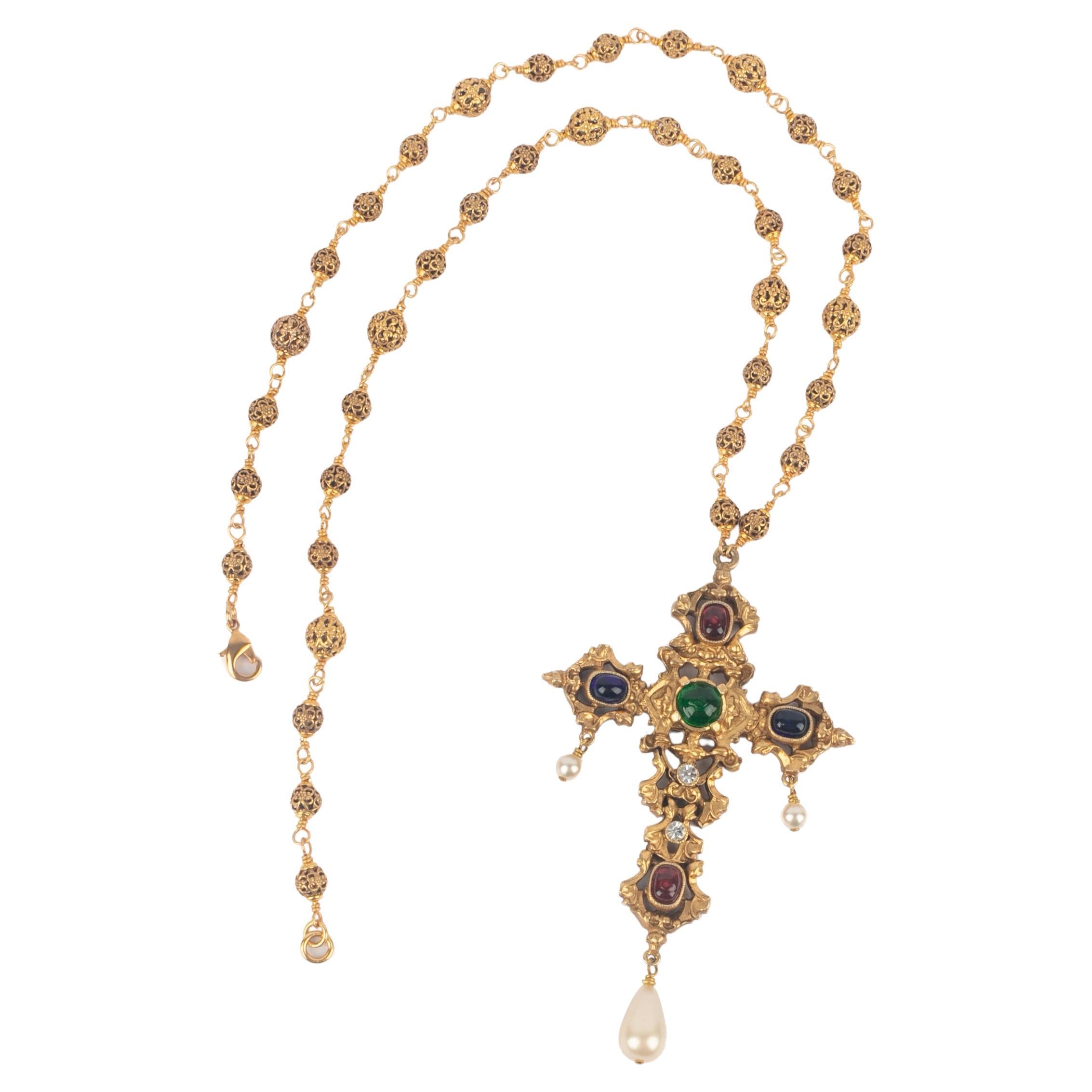 Woloch cross necklace