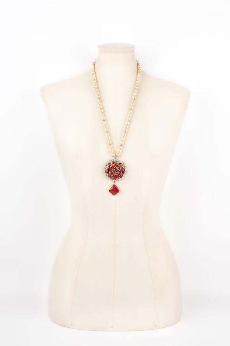 Woloch-Halskette „Rose“ mit Perlen und Swarovski-Strasssteinen im Zustand „Hervorragend“ im Angebot in SAINT-OUEN-SUR-SEINE, FR