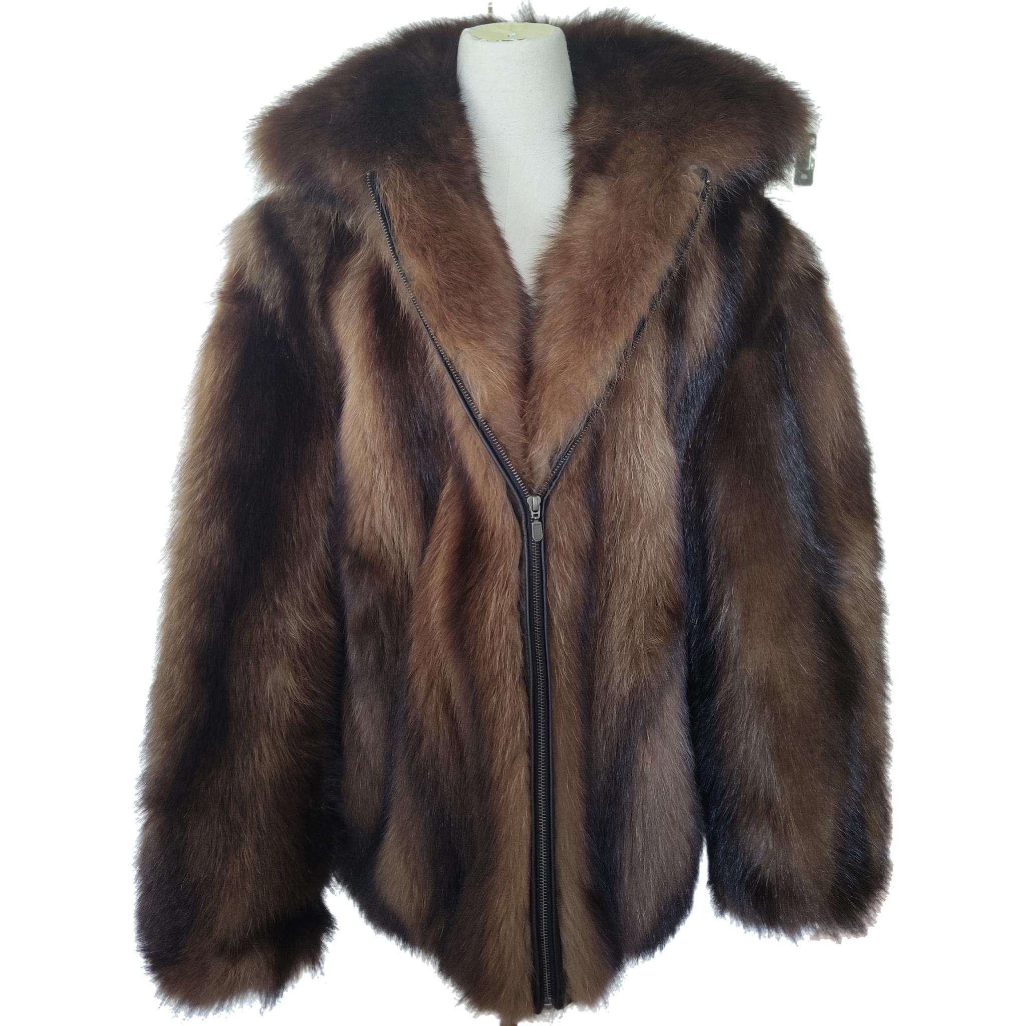 Wolverine fur Fur bomber Coat 44-46 men's L In Excellent Condition For Sale In Montreal, Quebec