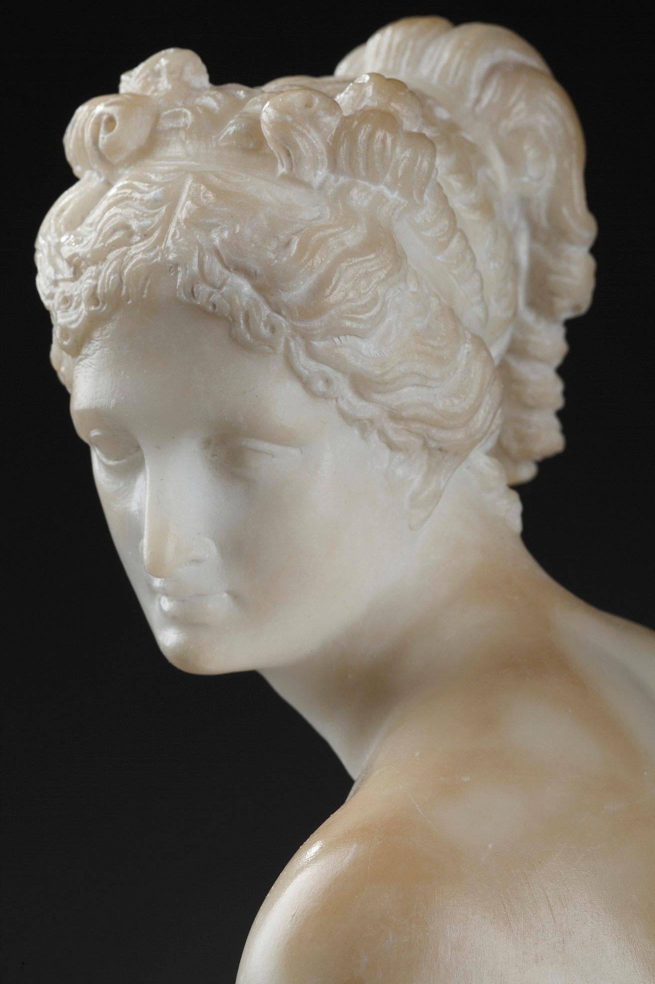 « Femme après sa salle de bains », sculpture en albâtre, d'après Antonio Canova 8