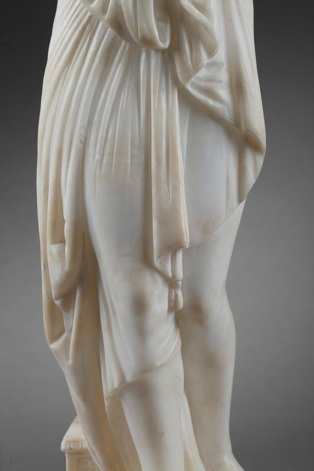 « Femme après sa salle de bains », sculpture en albâtre, d'après Antonio Canova 11