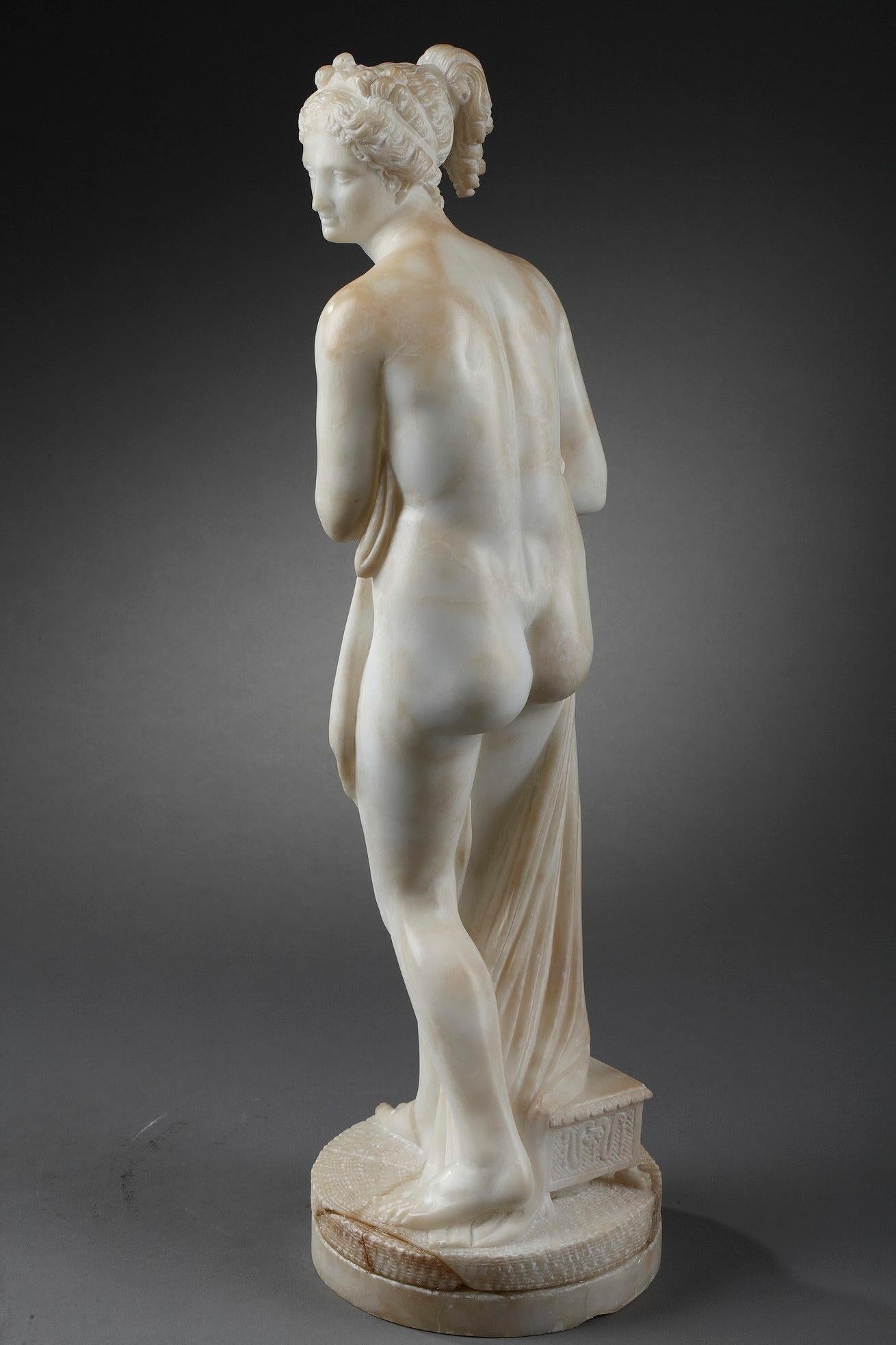 « Femme après sa salle de bains », sculpture en albâtre, d'après Antonio Canova 1