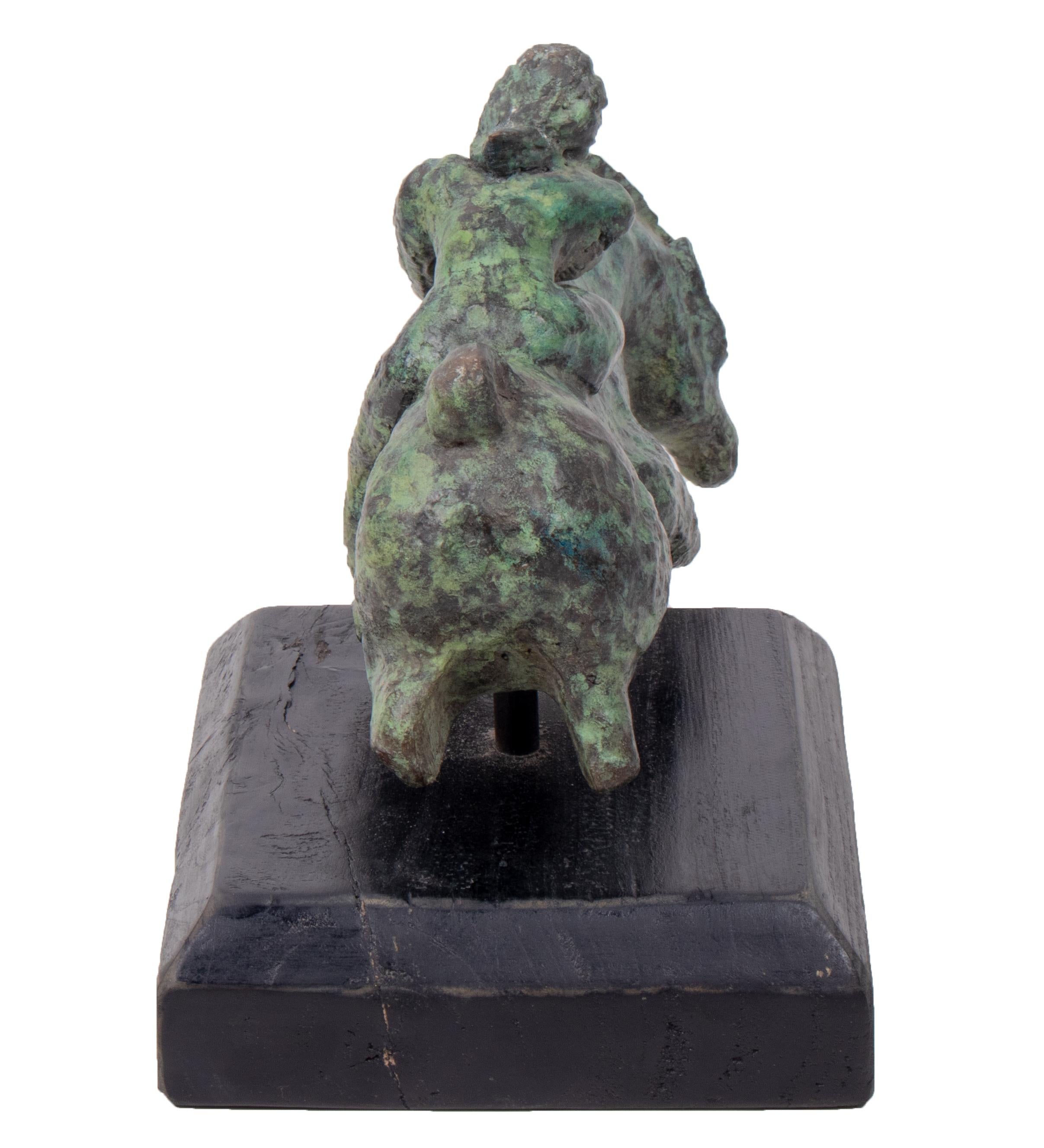 Abstrakte Bronzefigur 