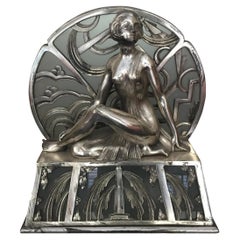 Lampe de table Art Déco Femme, France, verre et métal plaqué argent, 1920