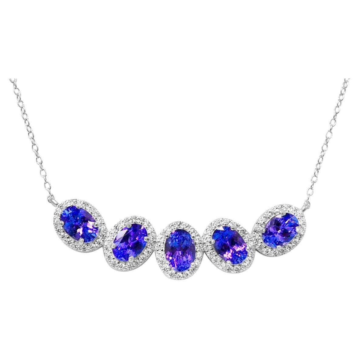 Woman Bridas Tanzanite Pendant Necklace 4 cts Sterling Silver . For Sale