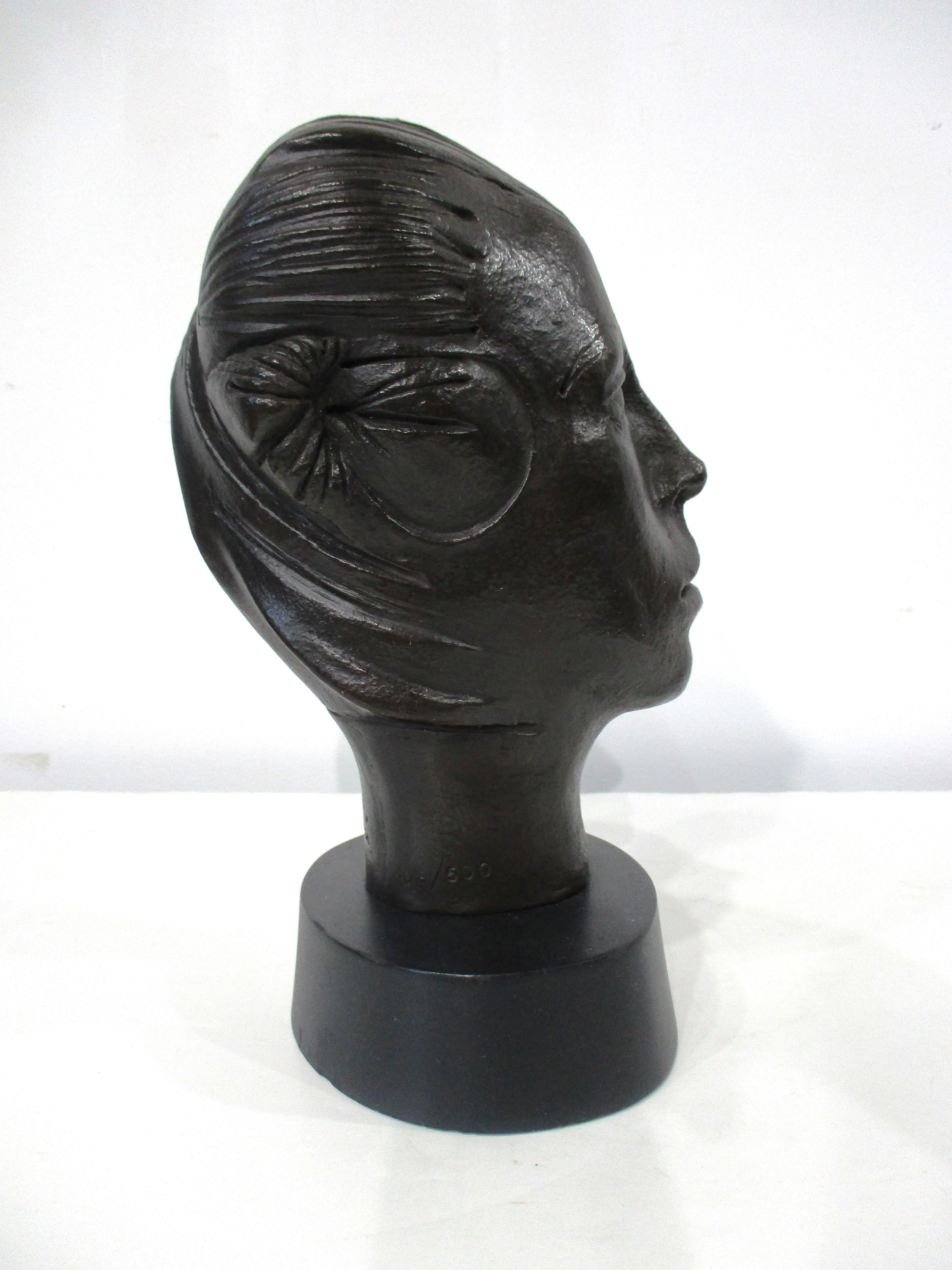 Inconnu Sculpture de tête de femme en bronze de G.C. Marini 318/ 500    en vente
