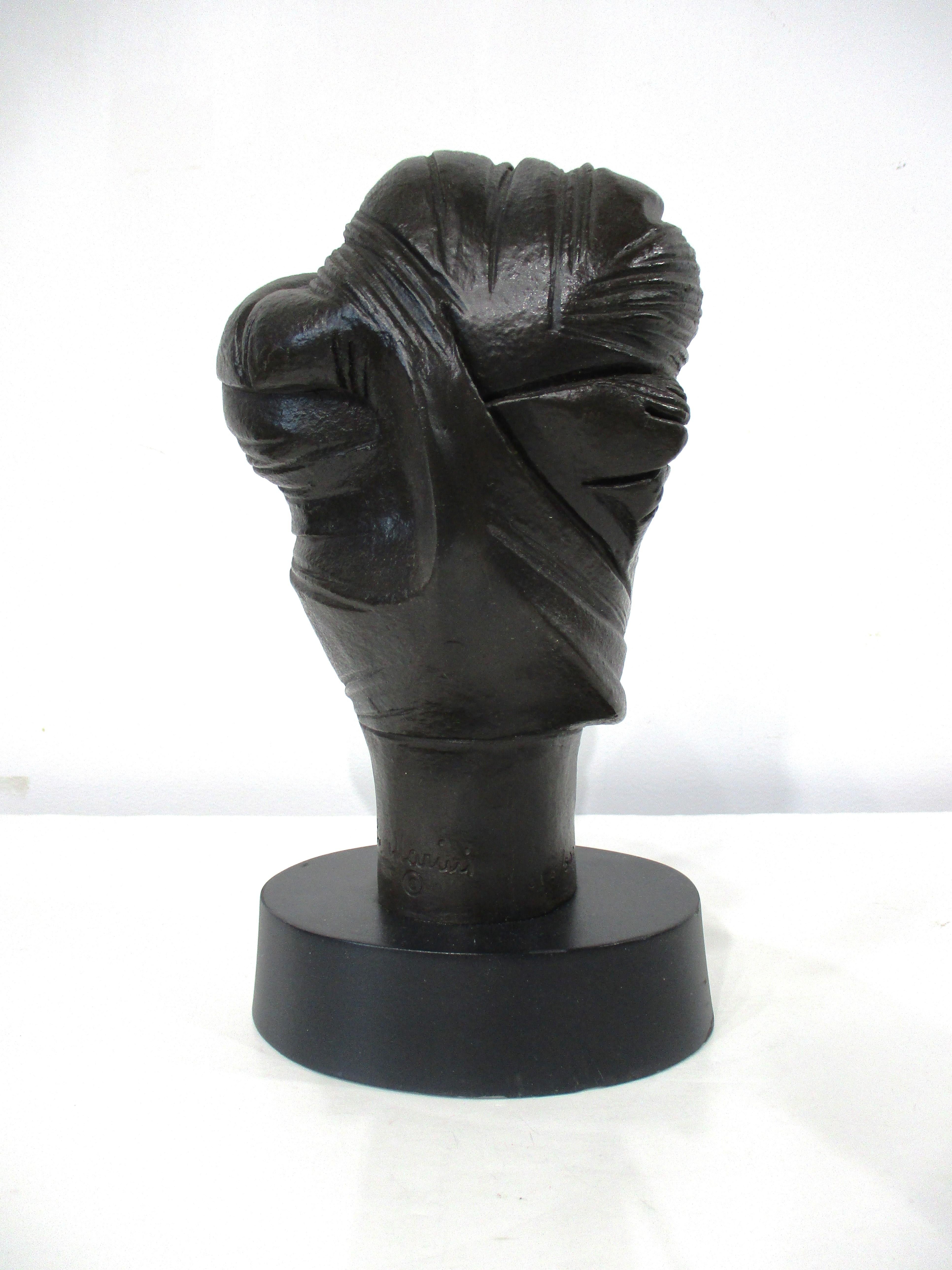 20ième siècle Sculpture de tête de femme en bronze de G.C. Marini 318/ 500    en vente