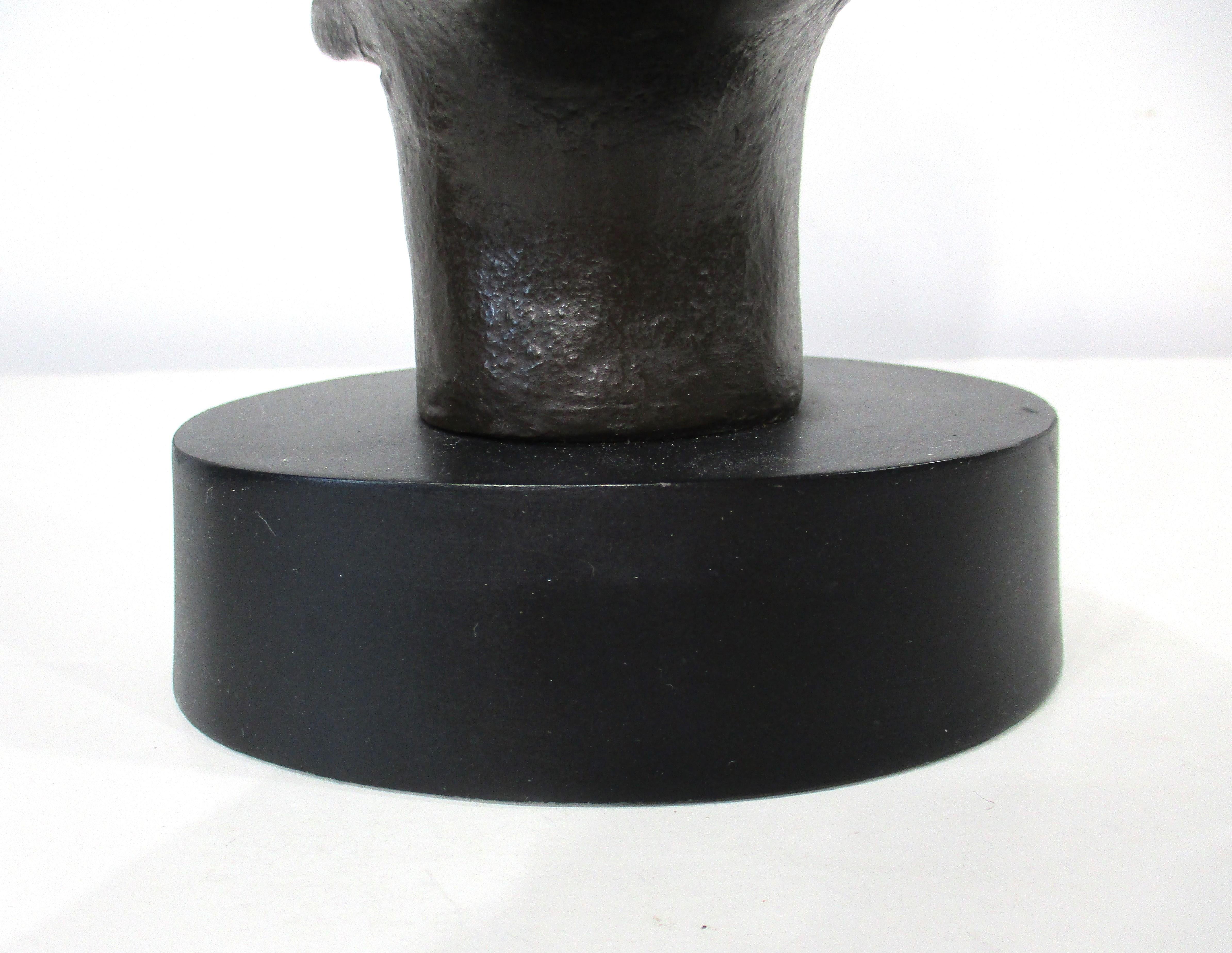 Composition Sculpture de tête de femme en bronze de G.C. Marini 318/ 500    en vente