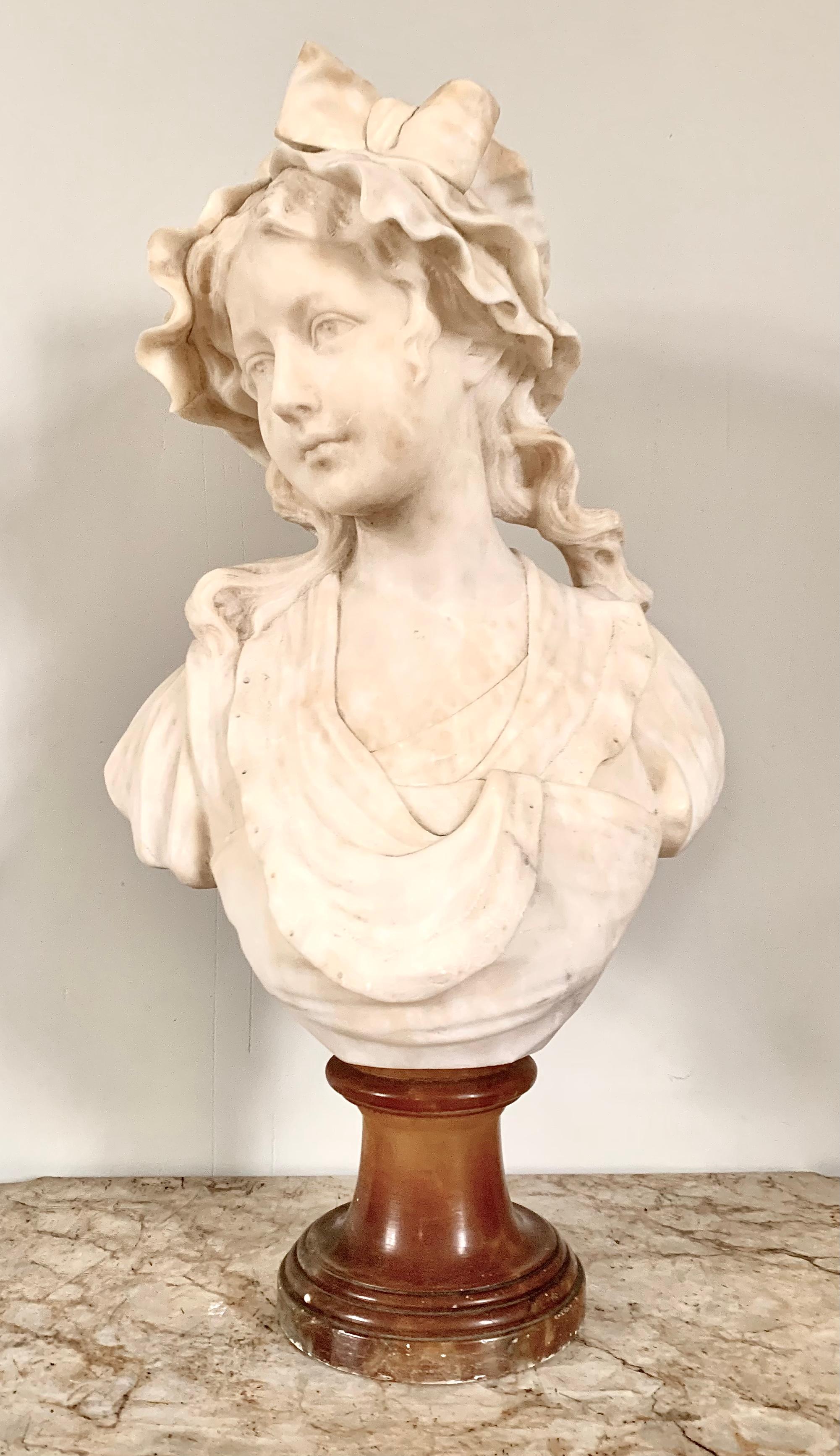 Woman Bust, Alabaster, 19th Century In Good Condition For Sale In Beuzevillette, FR