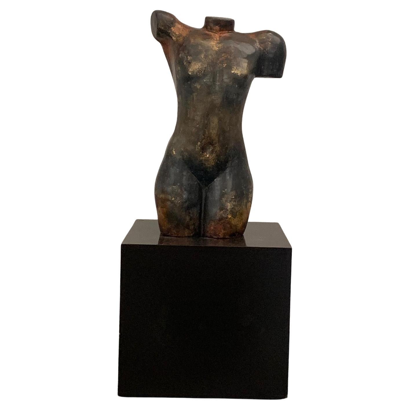 Busto de mujer en resina patinada con cromo metálico, años 90