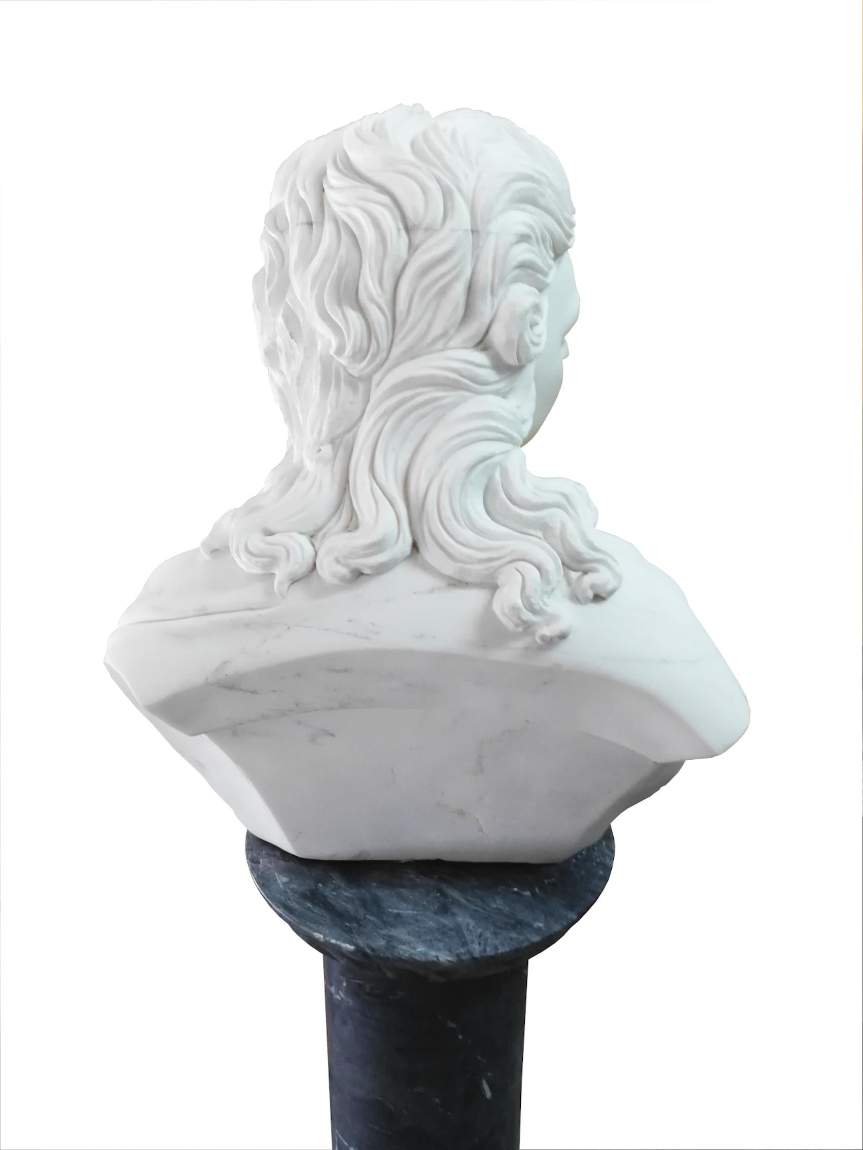 Marbre représentant une femme sur un buste, XXe siècle en vente 1