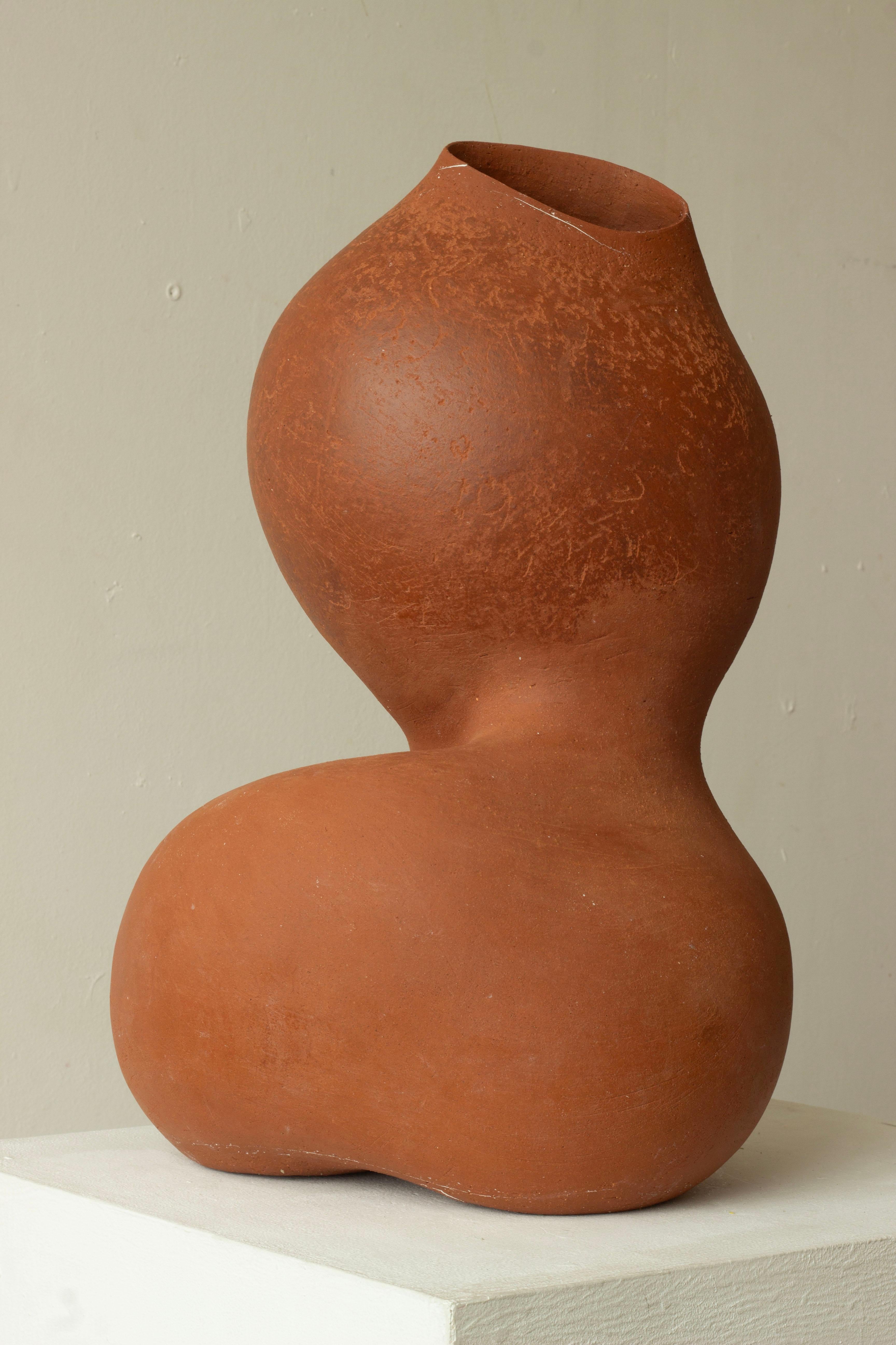 Woman Cracked But Healed 204 Vase by Karina Smagulova In New Condition For Sale In Geneve, CH