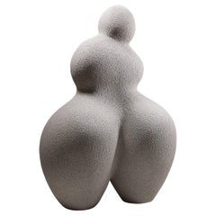 Woman' Contemporary Ceramic Sculpture by Rachel Peters, Grey Clay, En stock