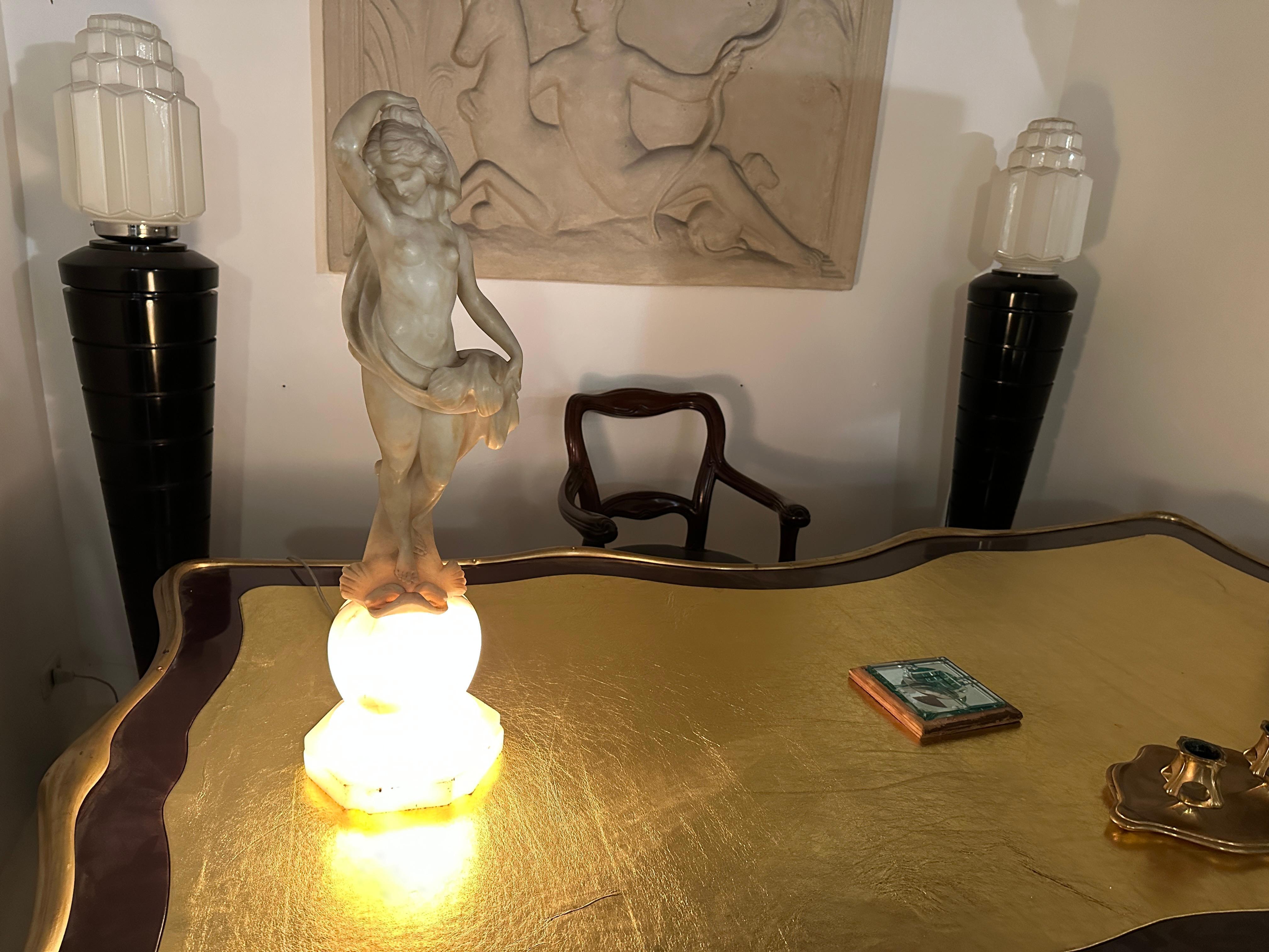 Woman Sculpture with Light in Marble, 1900, France, Jugendstil, Art Nouveau For Sale 2