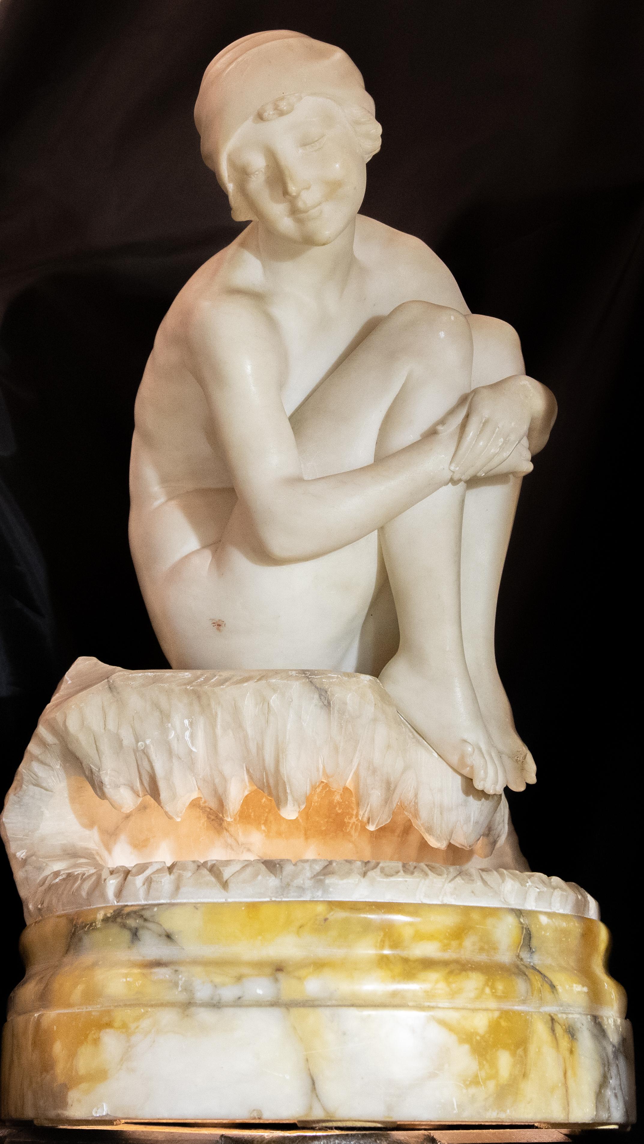 Woman Sitting on Fountain by L. Nardoni 1910, Italy In Good Condition For Sale In Budapest, HU