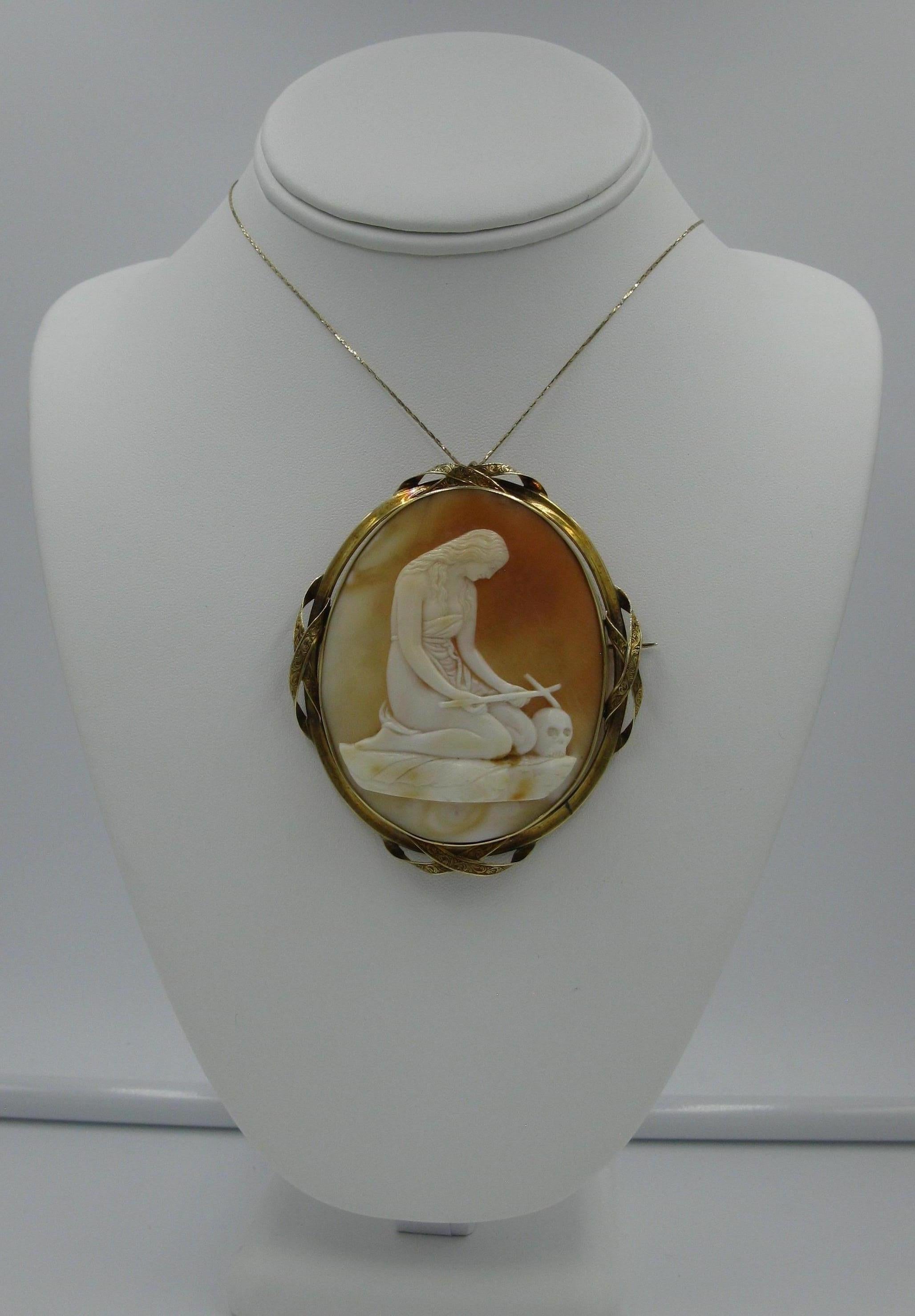 Woman with Cross and Skull Cameo Pendant 14 Karat Gold Victorian Monumental In Fair Condition In New York, NY