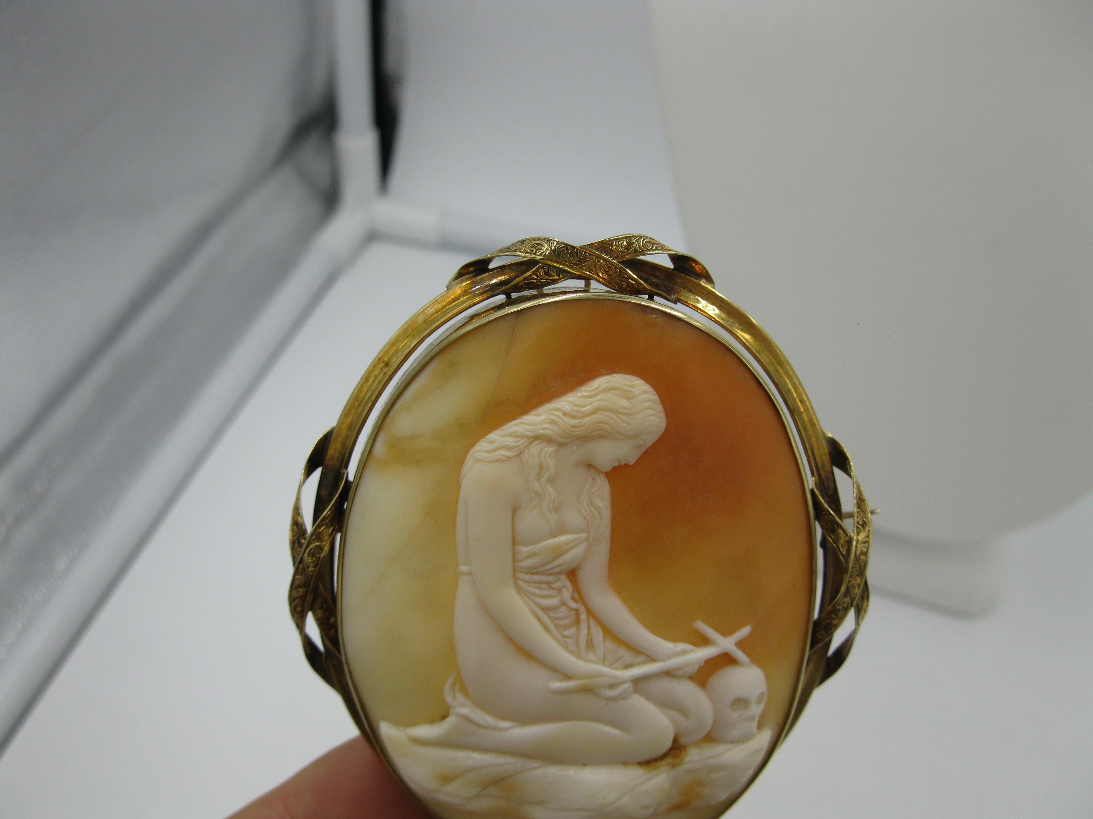 Woman with Cross and Skull Cameo Pendant 14 Karat Gold Victorian Monumental 2